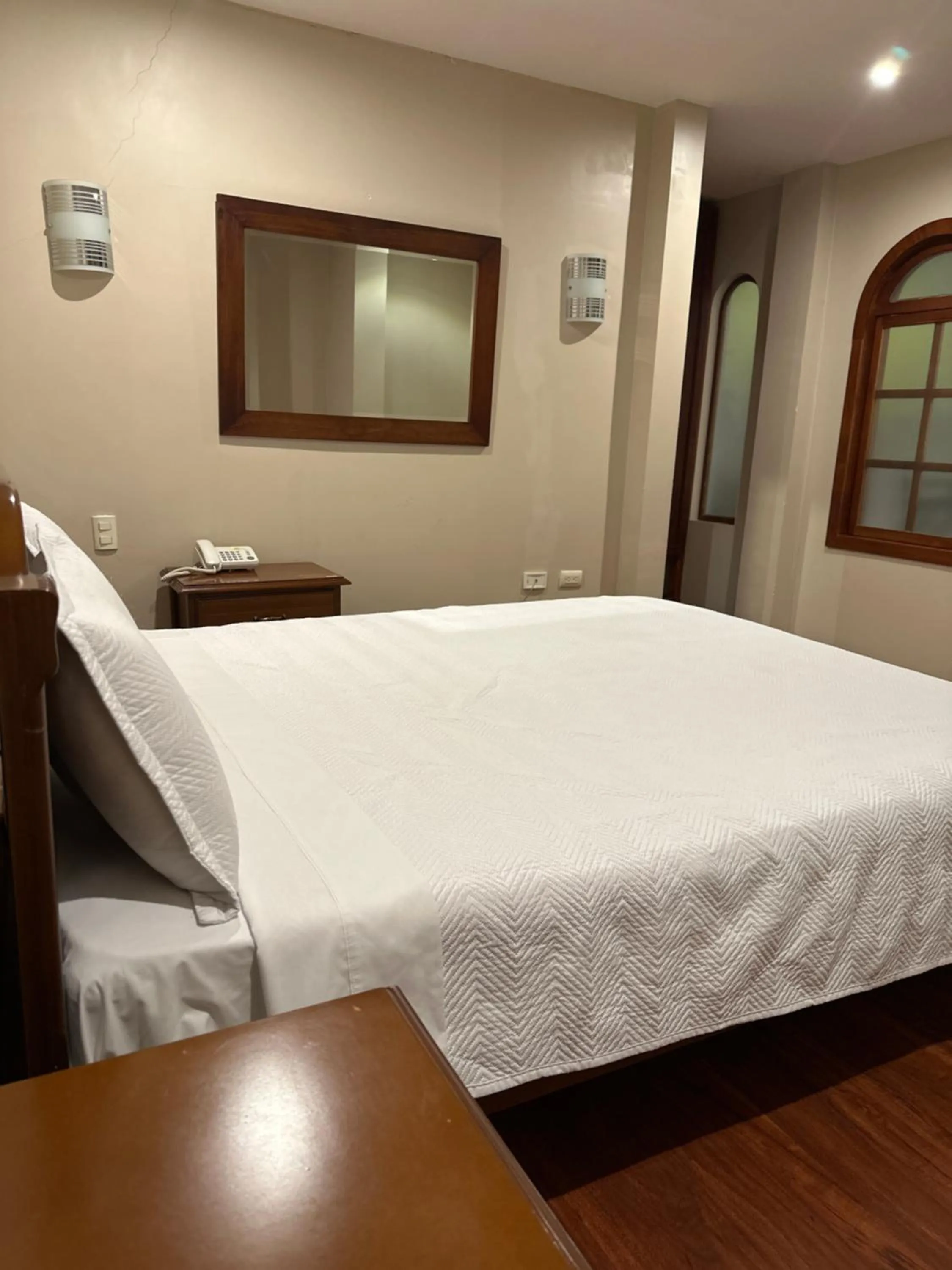 Bed in Hotel & Suites El Quijote