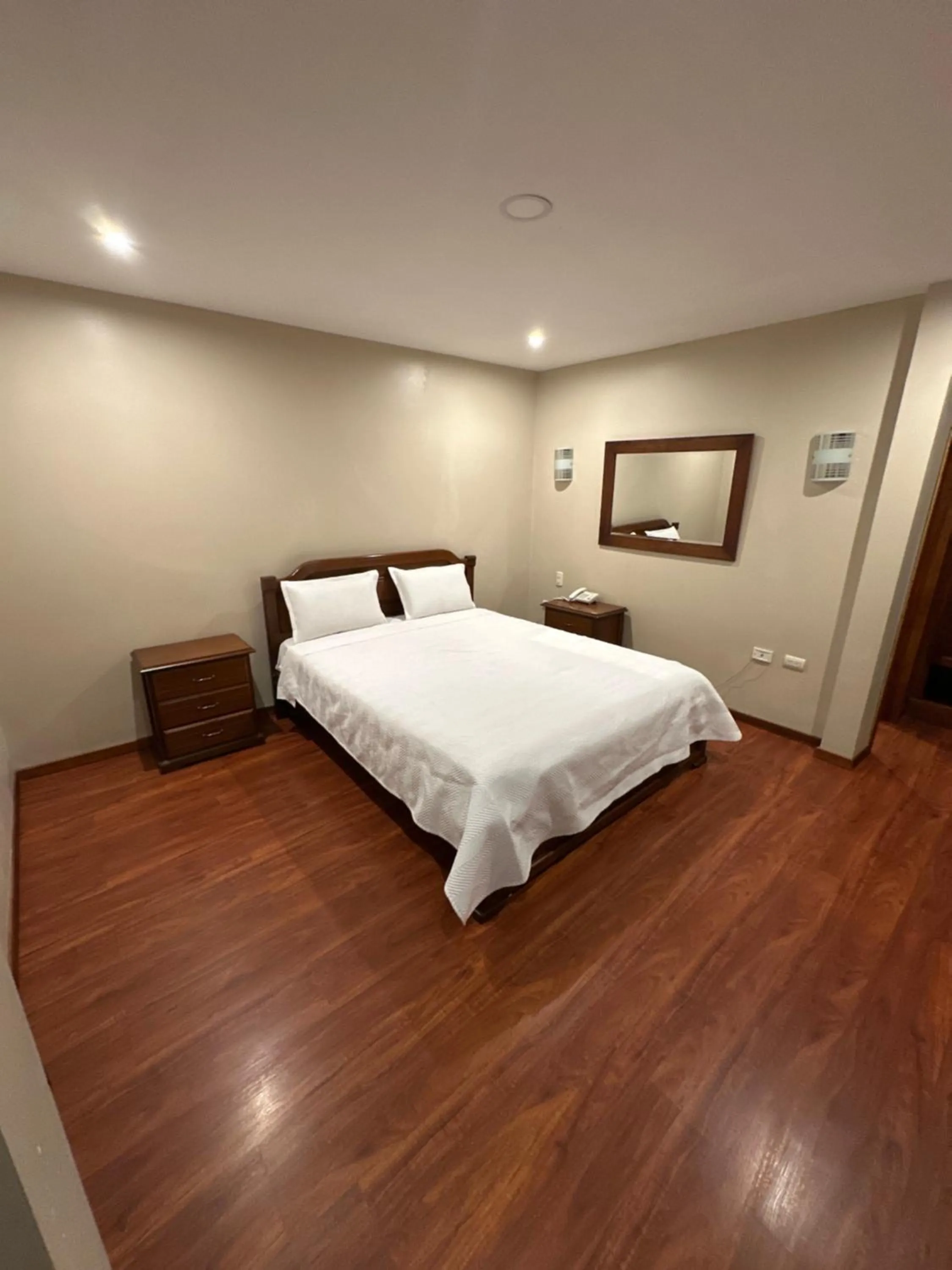 Bed in Hotel & Suites El Quijote