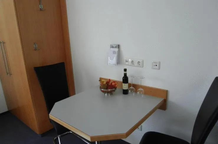 Alcoholic drinks in Apartment-Haus