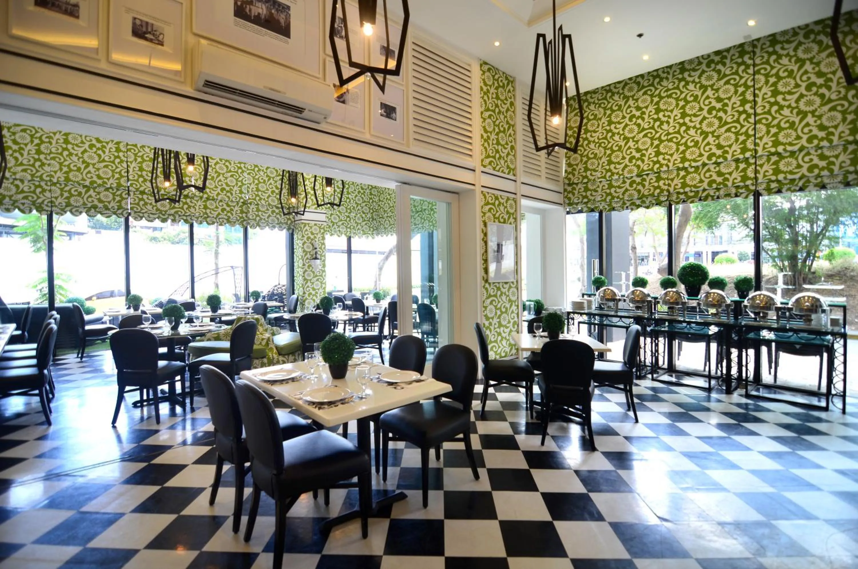 Restaurant/places to eat in Azumi Boutique Hotel