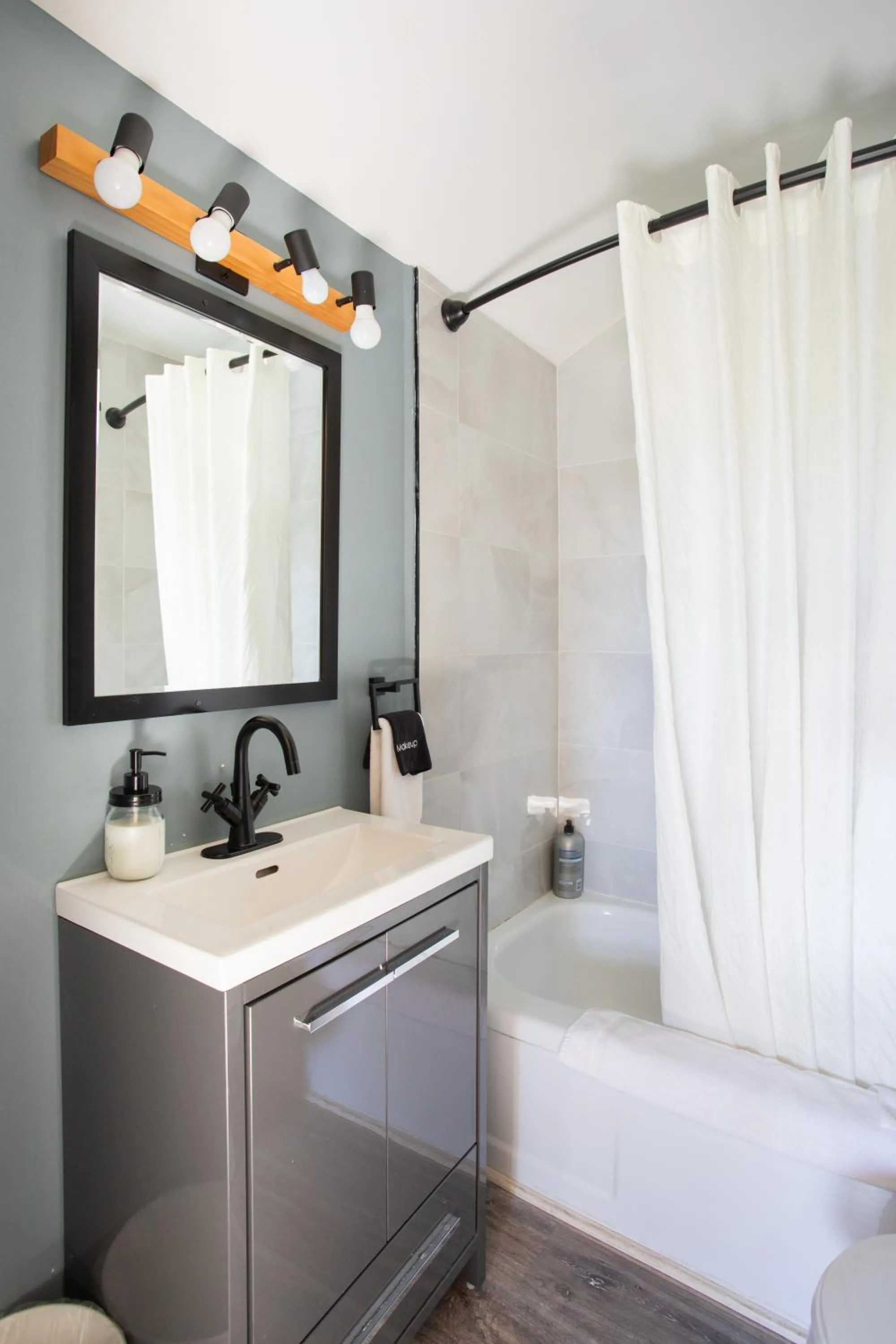 Bed in The Valley View Cabins and Event Center