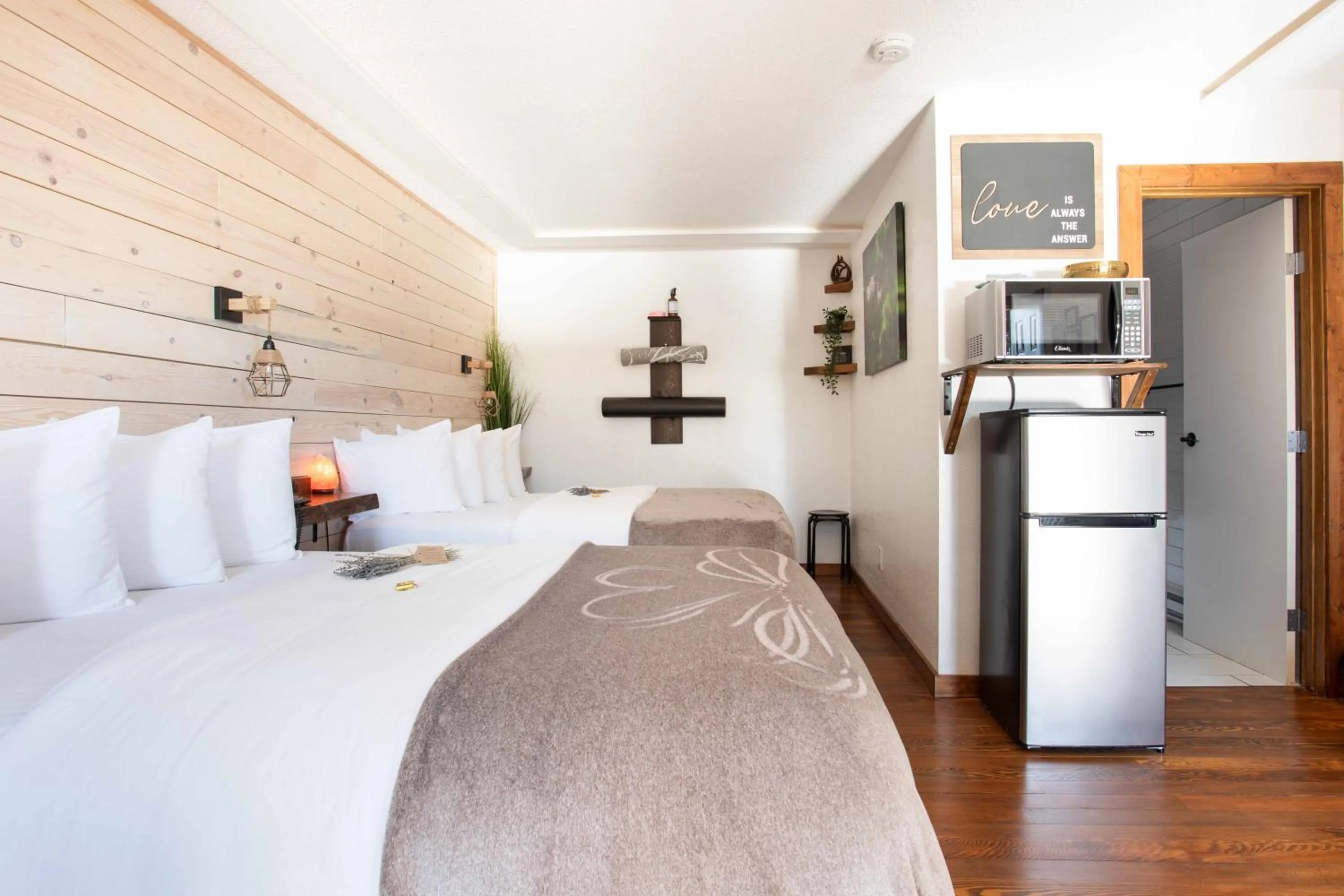 Bed in The Valley View Cabins and Event Center