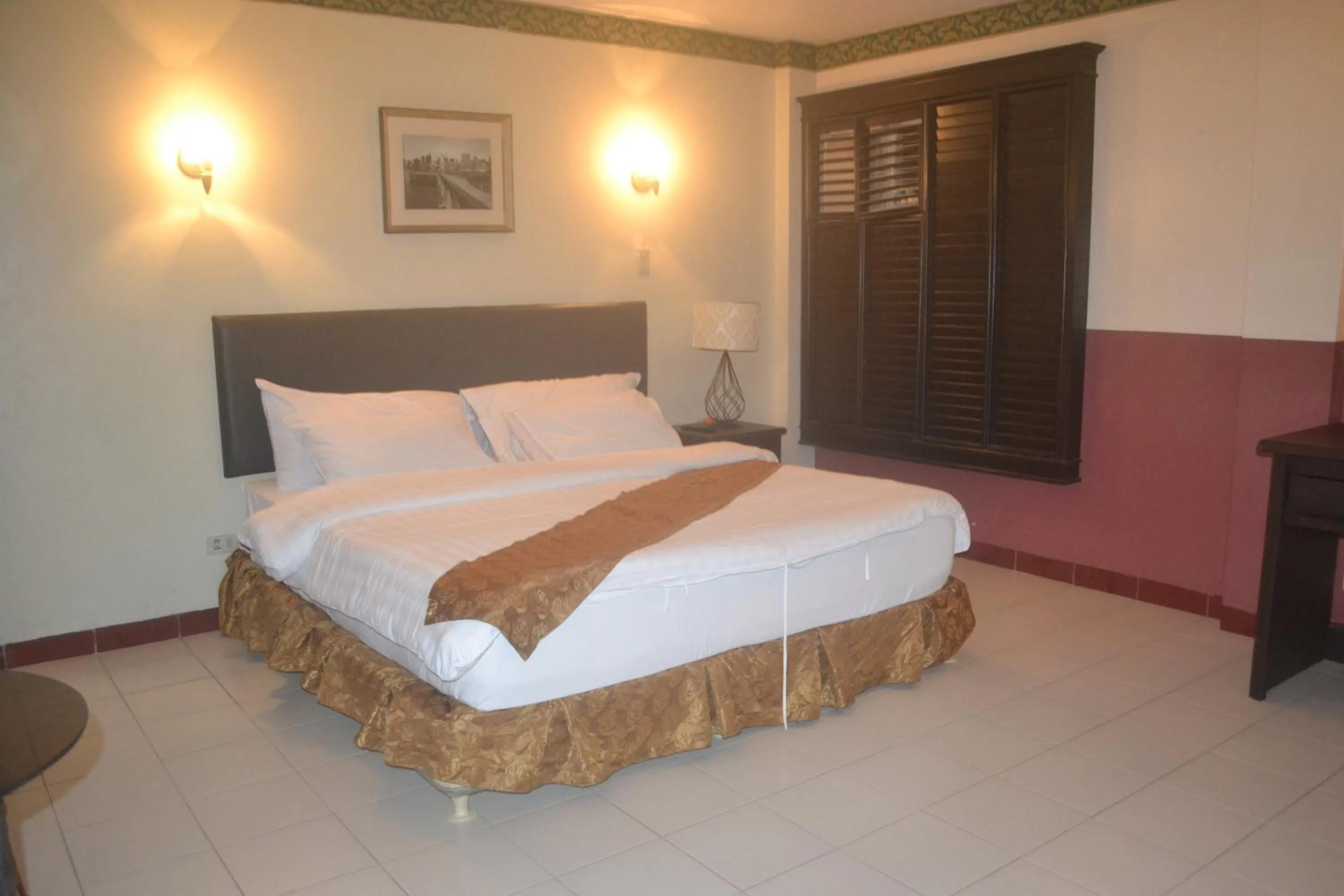 Photo of the whole room, Bed in DM Residente Hotel Inns & Villas