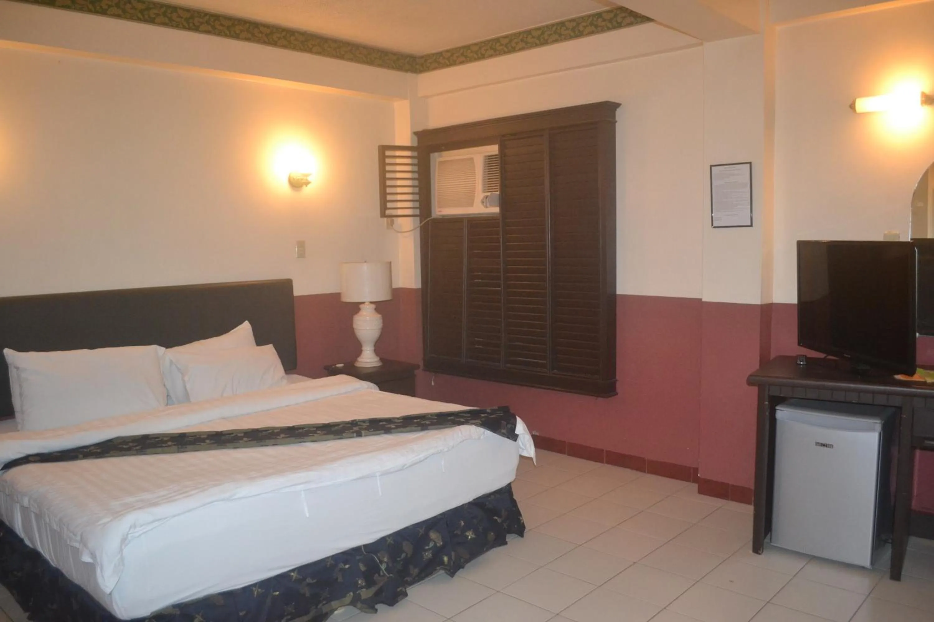 Photo of the whole room, Bed in DM Residente Hotel Inns & Villas