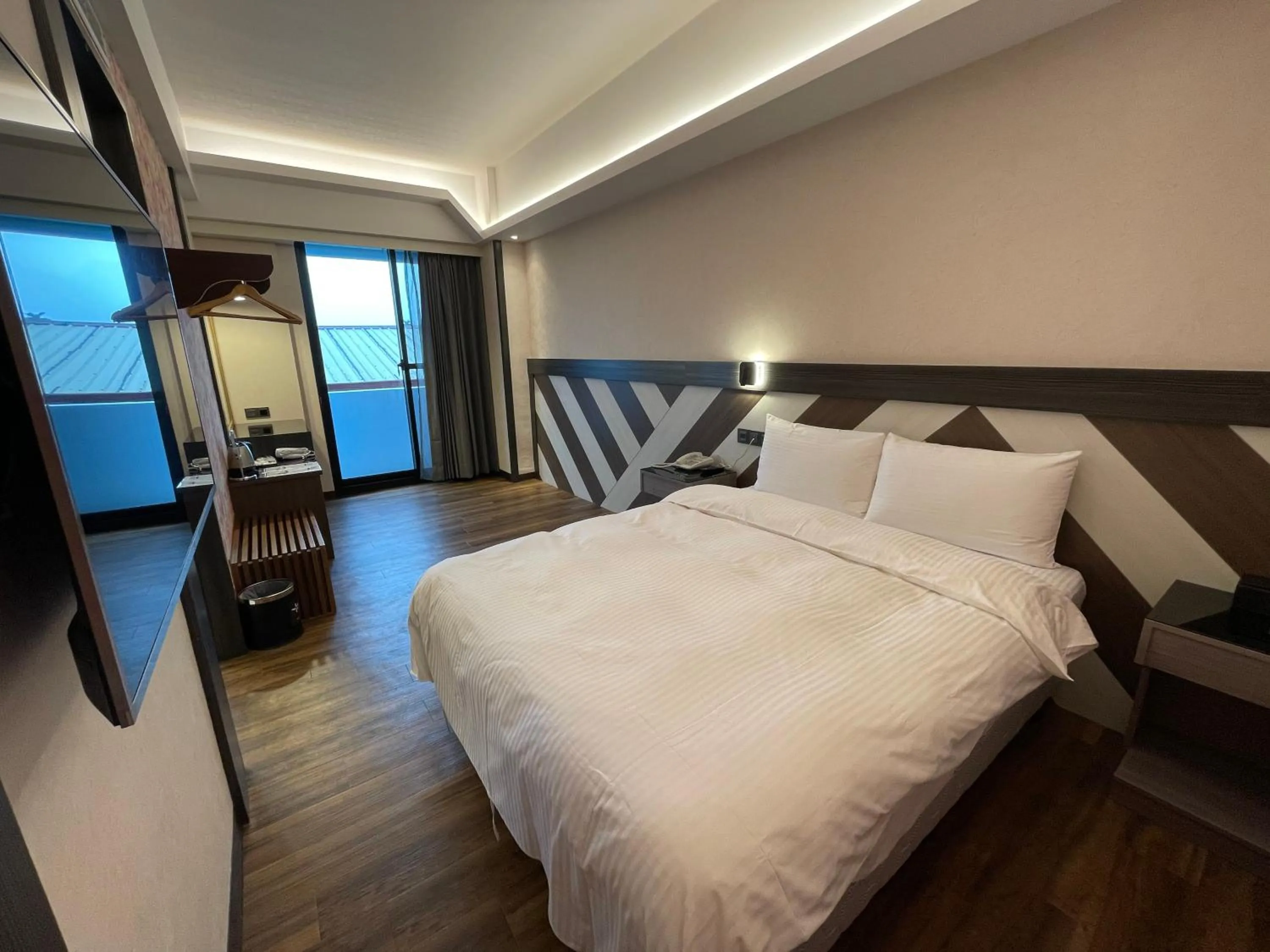 Photo of the whole room, Bed in Weifeng Boutique Business Hotel - Zhanqian Branch