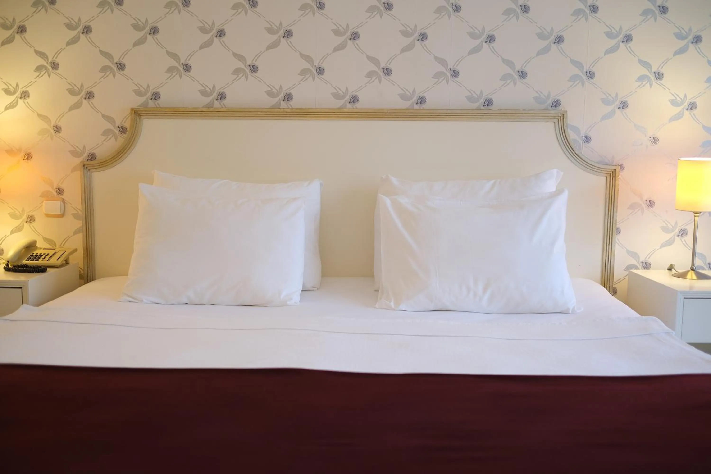 Bed in Presa Di Finica Hotel