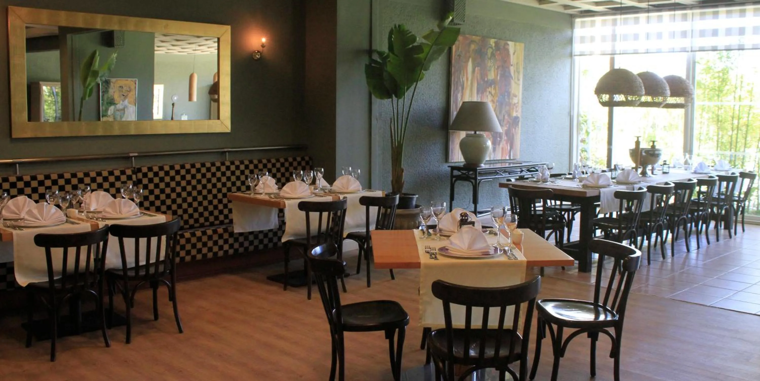 Restaurant/places to eat in Presa Di Finica Hotel