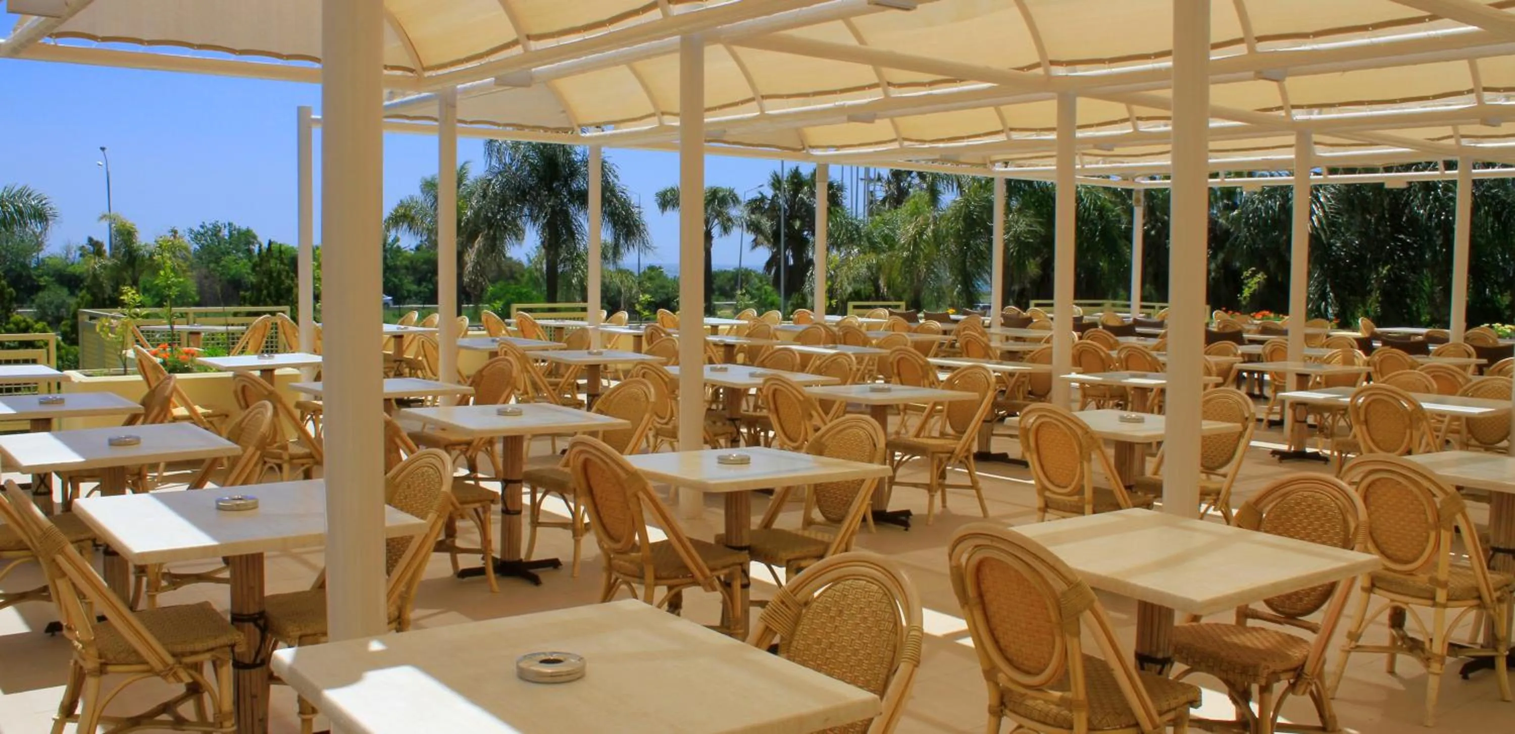 Restaurant/places to eat in Presa Di Finica Hotel