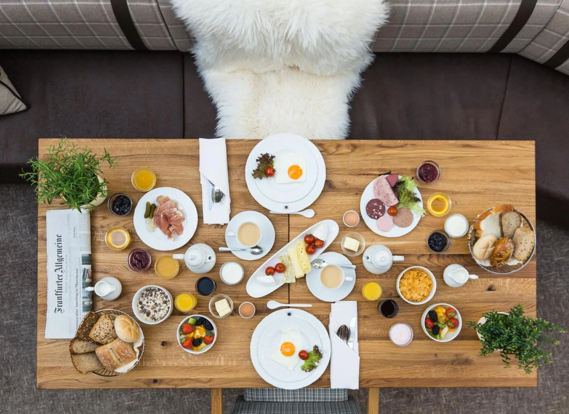 Buffet breakfast in Lohmann's Romantik Hotel Gravenberg