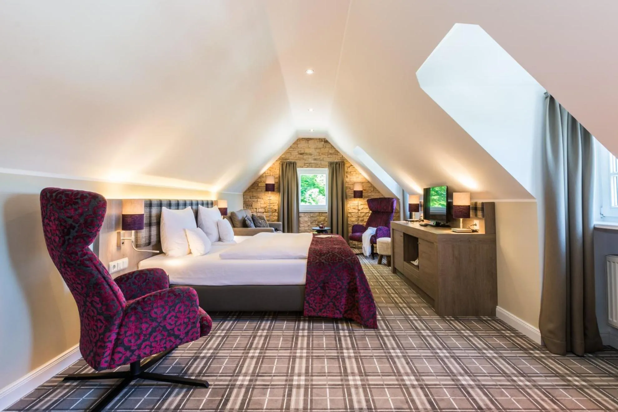 Photo of the whole room, Bed in Lohmann's Romantik Hotel Gravenberg