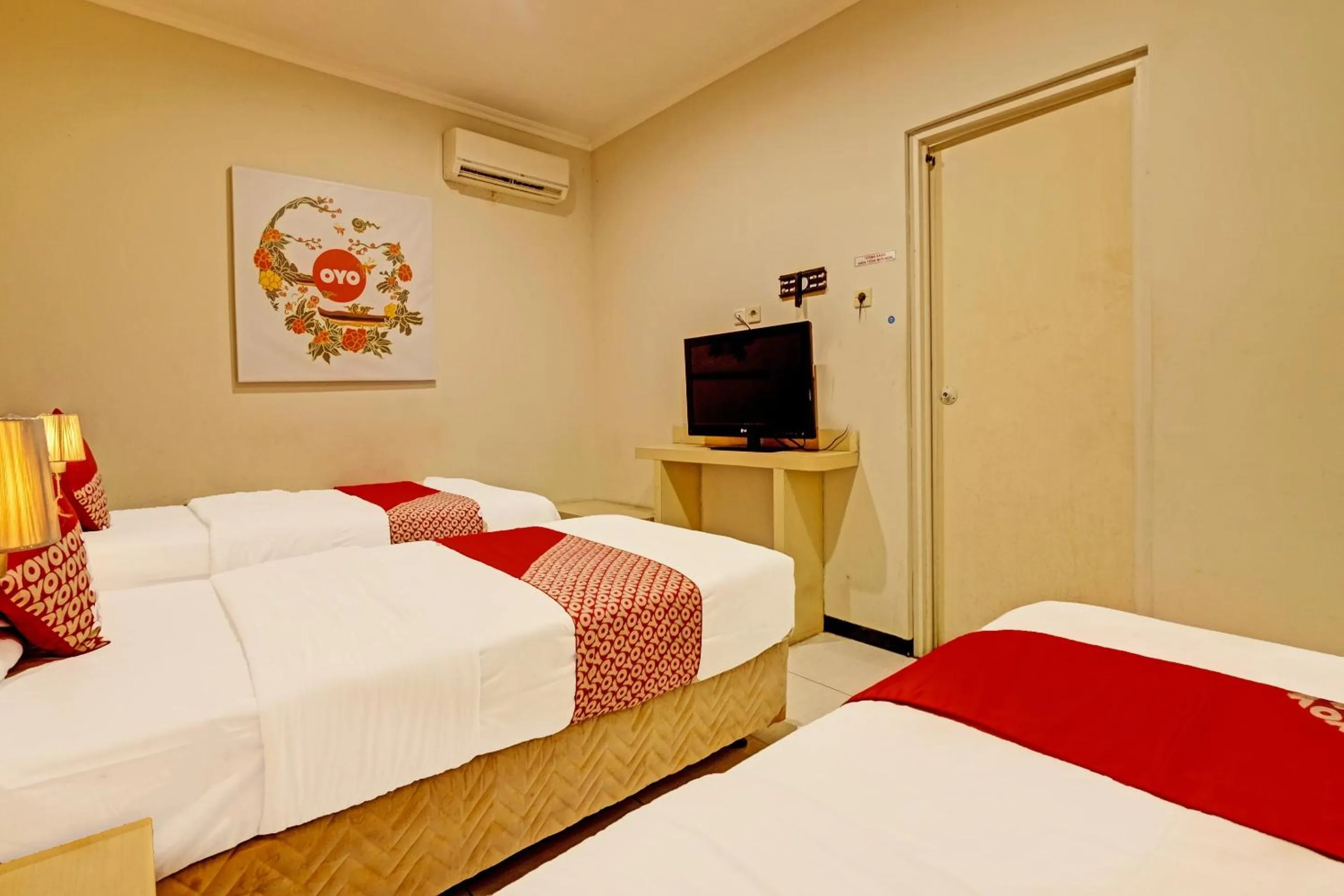 Bedroom, Bed in Hotel O Sky Guesthouse