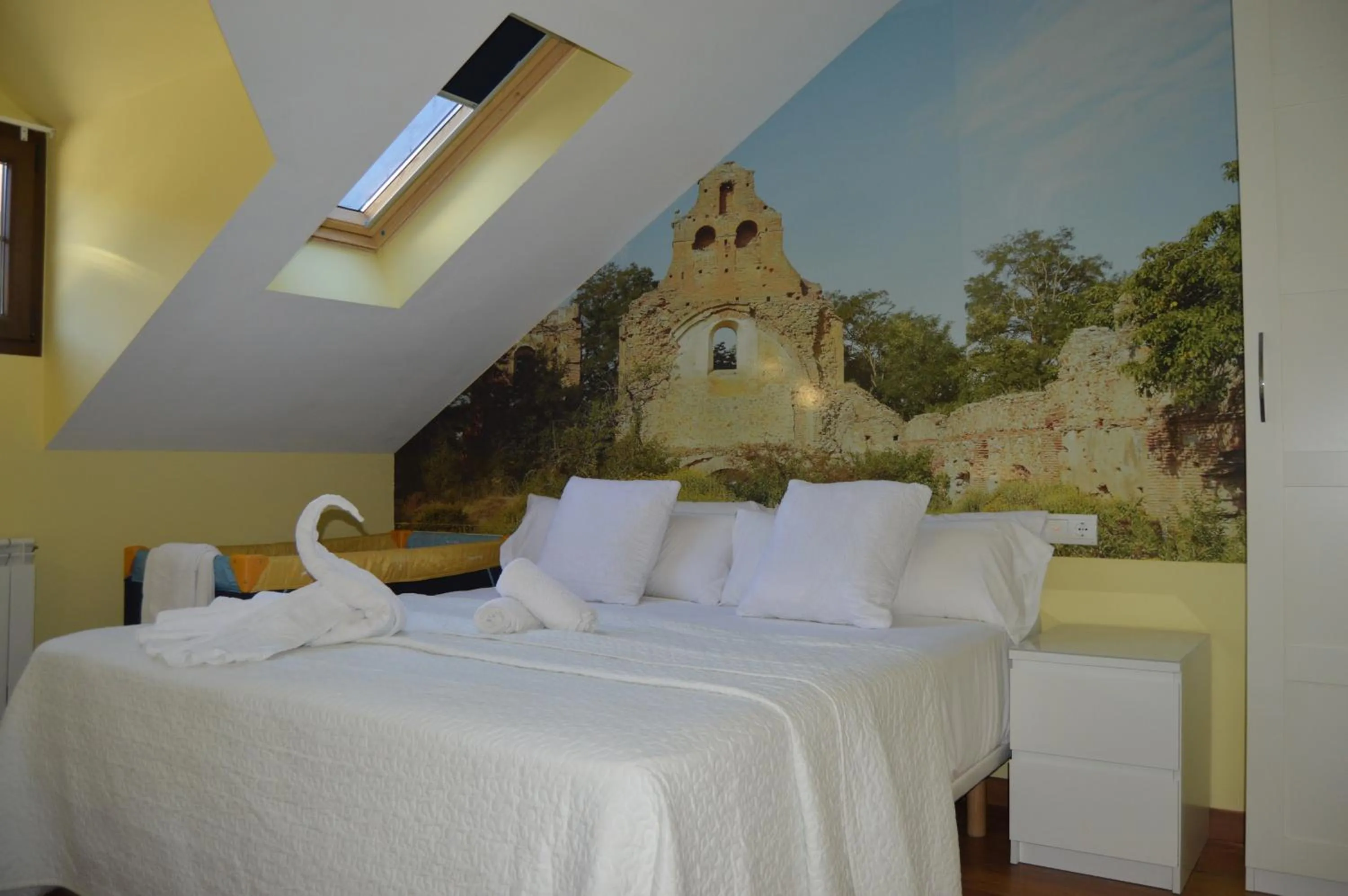 Bed in The Way Hotel Molinaseca