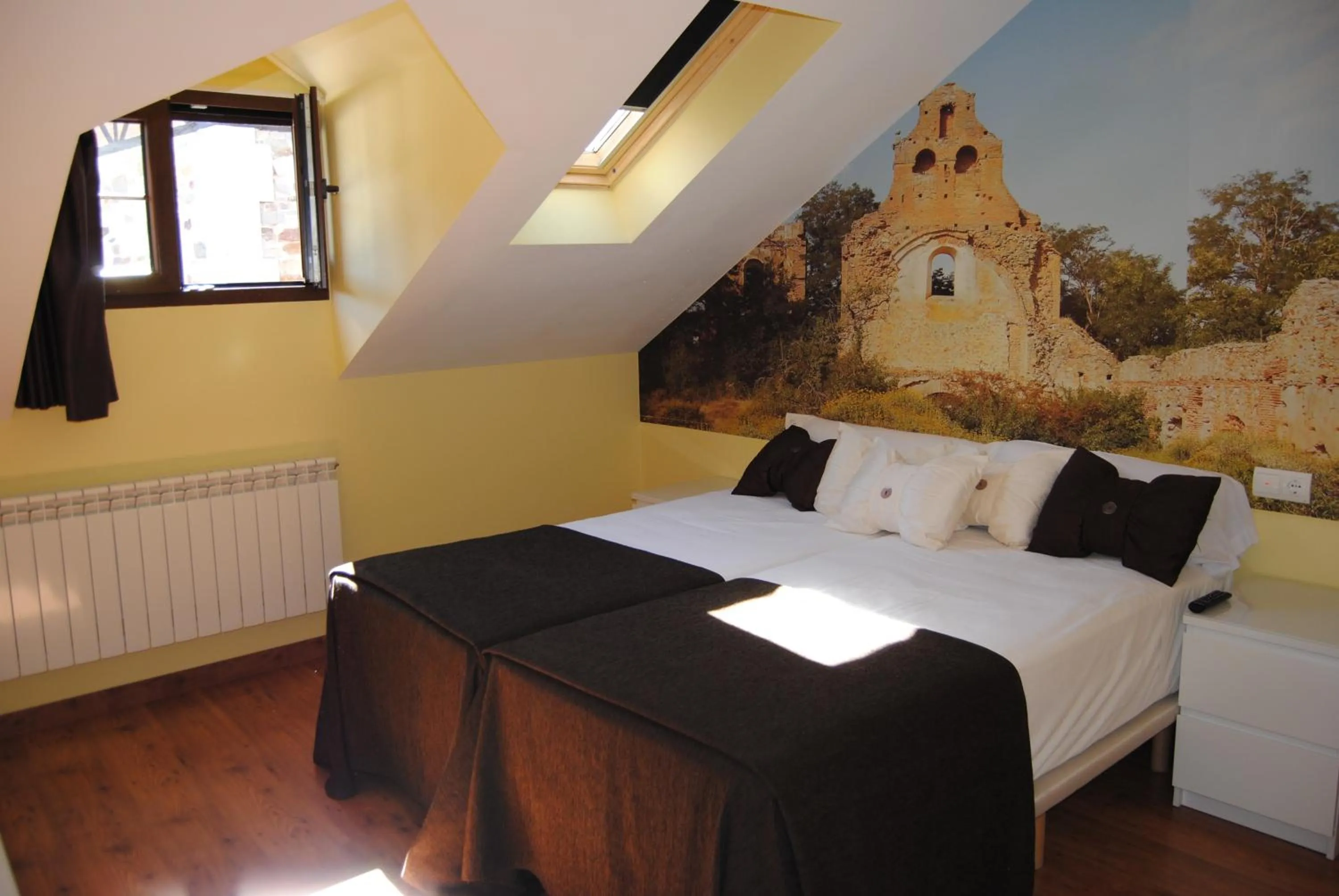 Bed in The Way Hotel Molinaseca