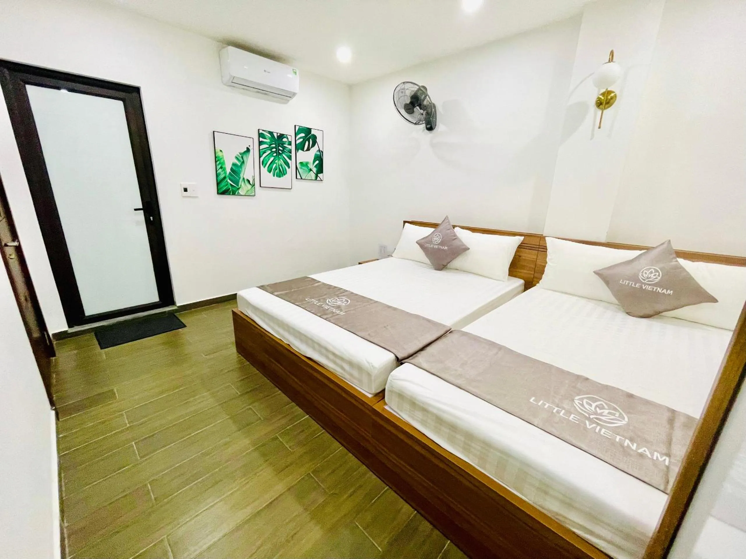 Bed in Little Vietnam Hotel - Cát Bà