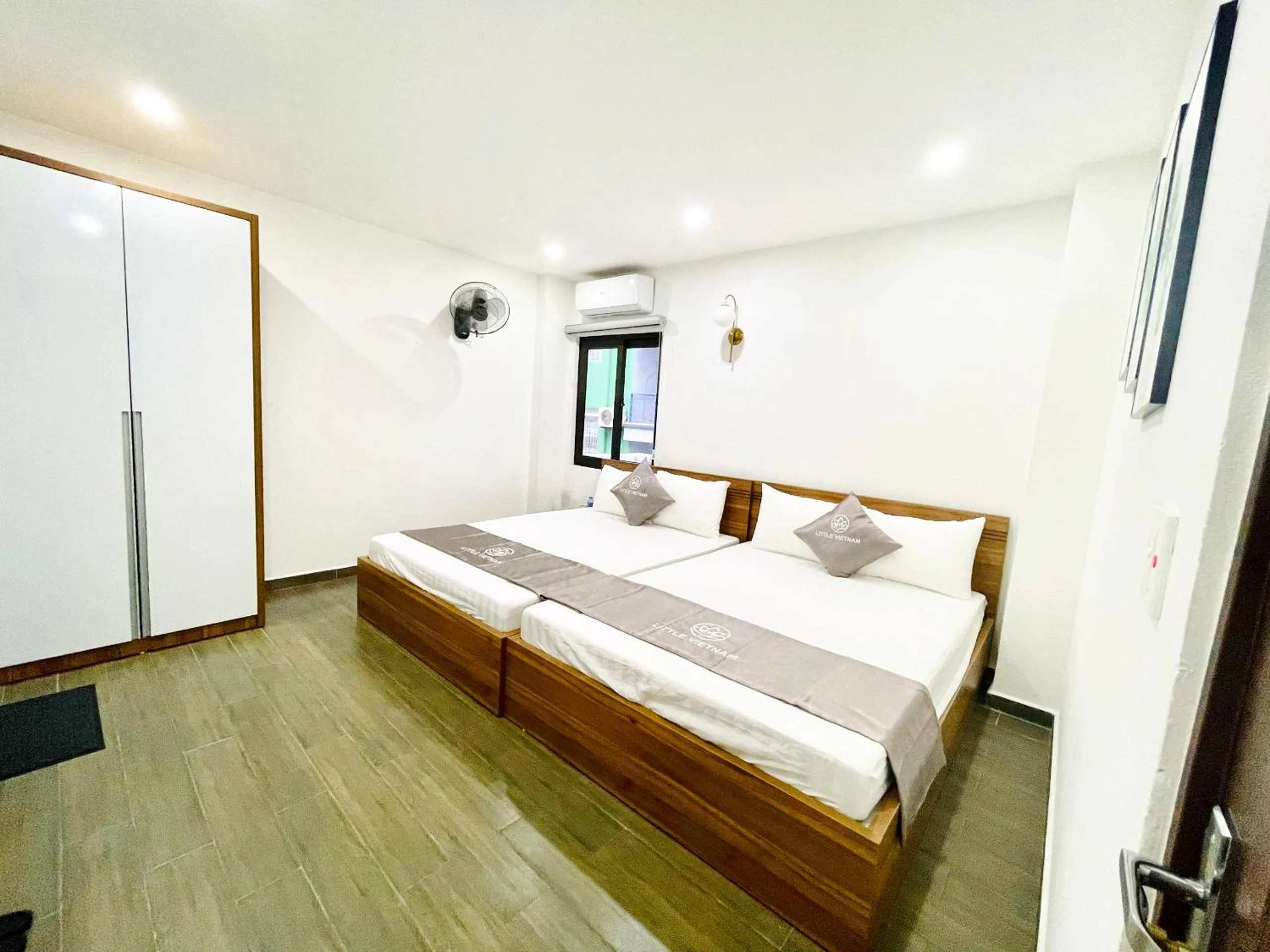 Bed in Little Vietnam Hotel - Cát Bà