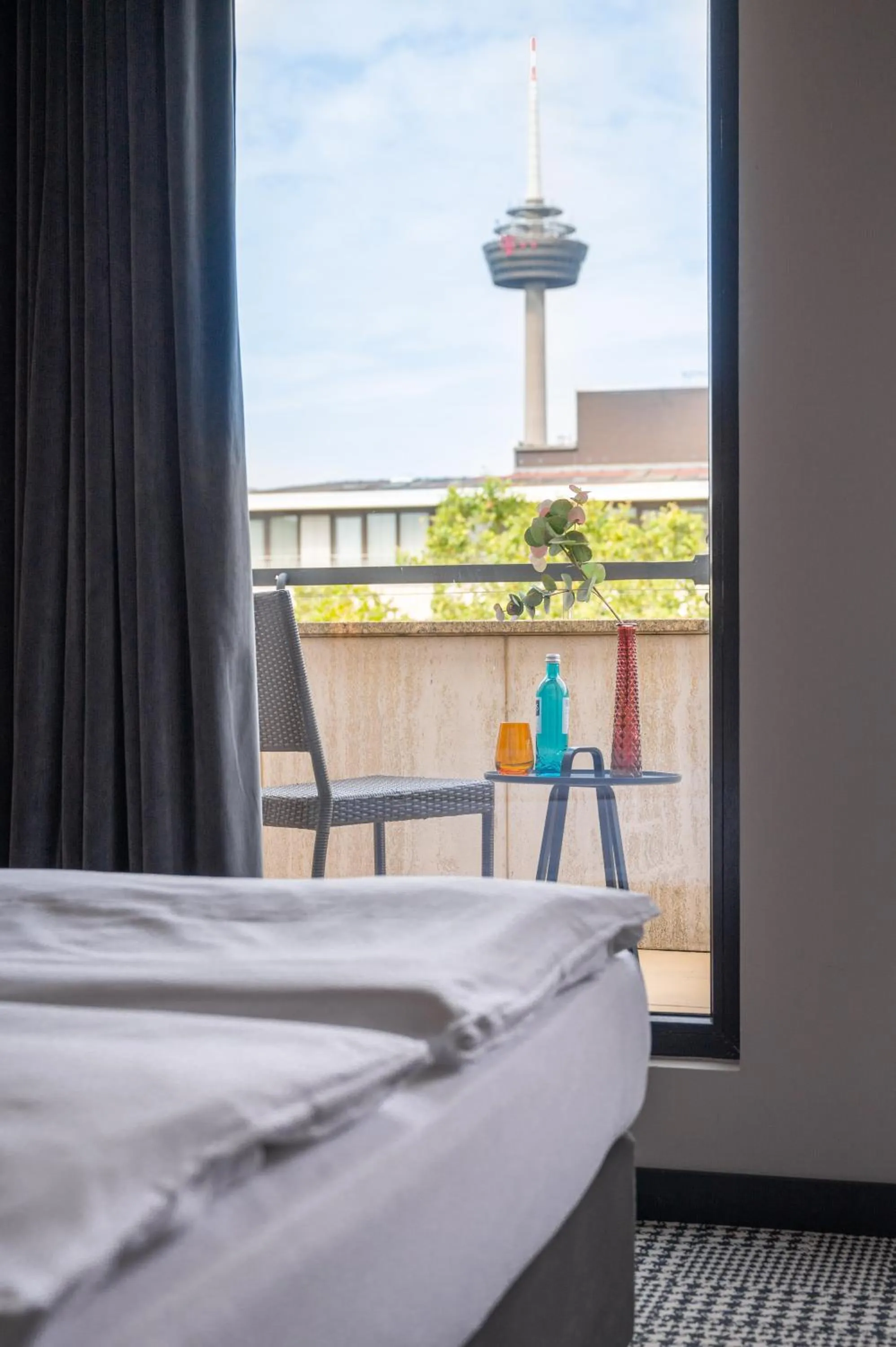 Photo of the whole room, Bed in The Midtown Hotel