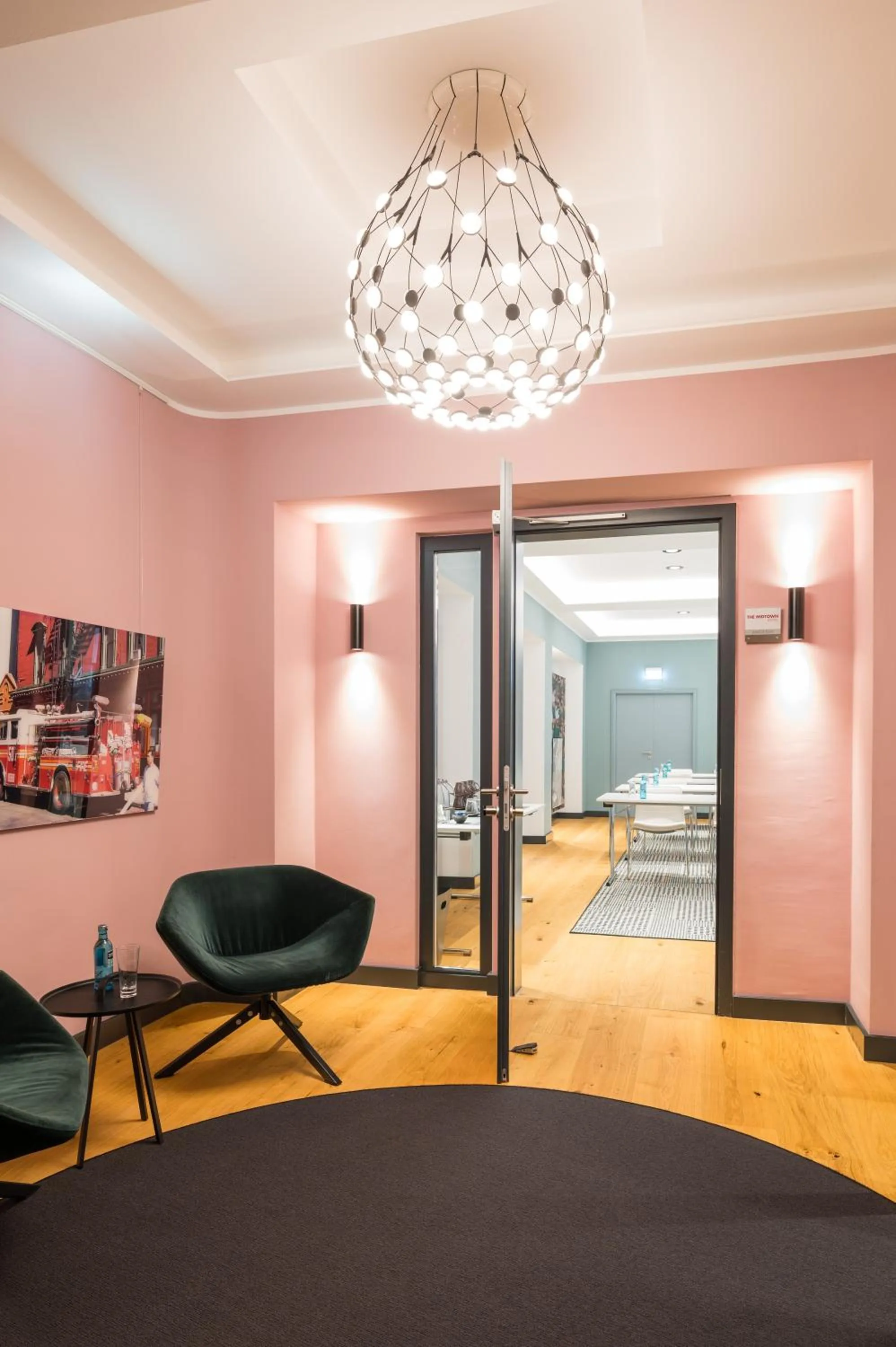 Meeting/conference room, Bed in The Midtown Hotel