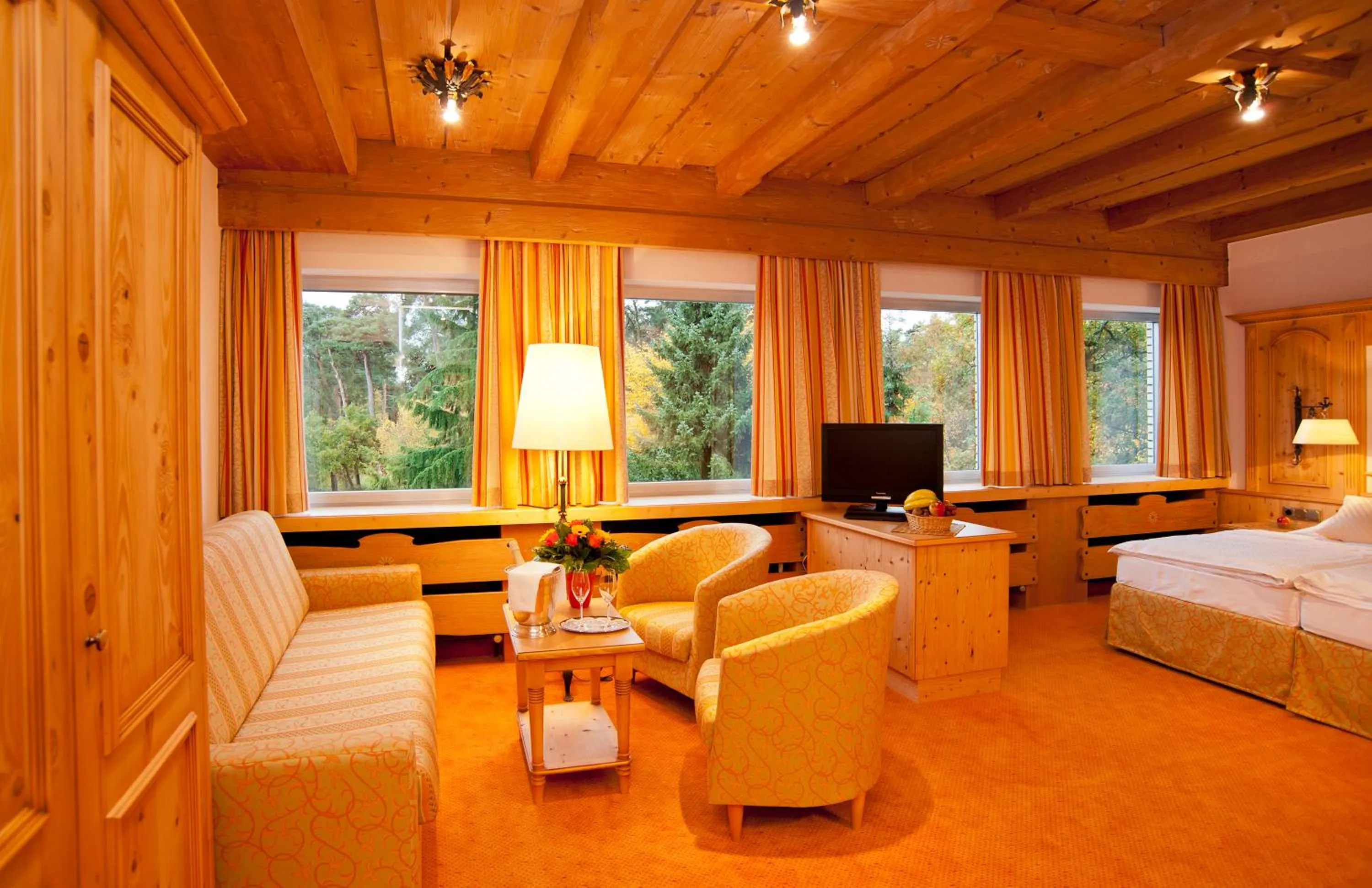 Photo of the whole room, Bed in Gronauer Tannenhof