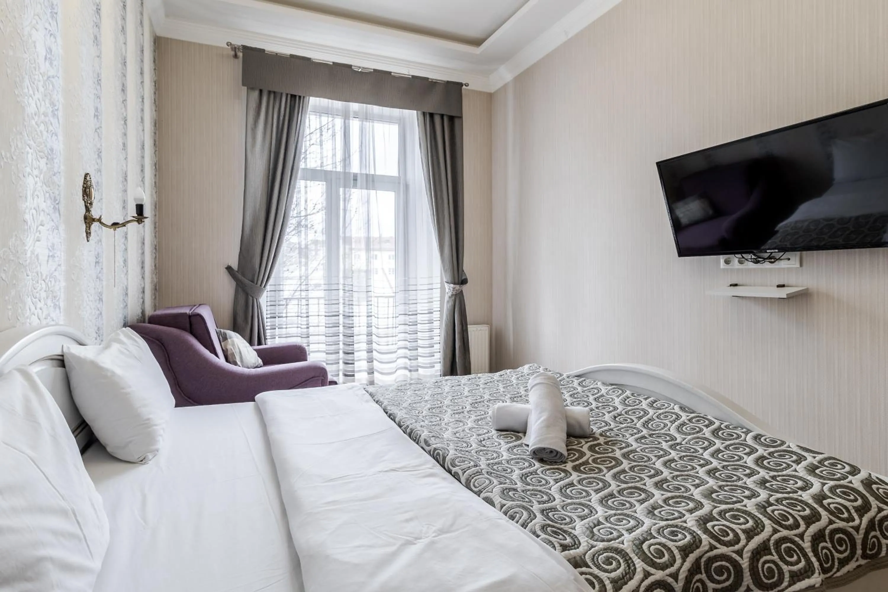 Two-Bedroom Apartment in Vynnychenka apartment