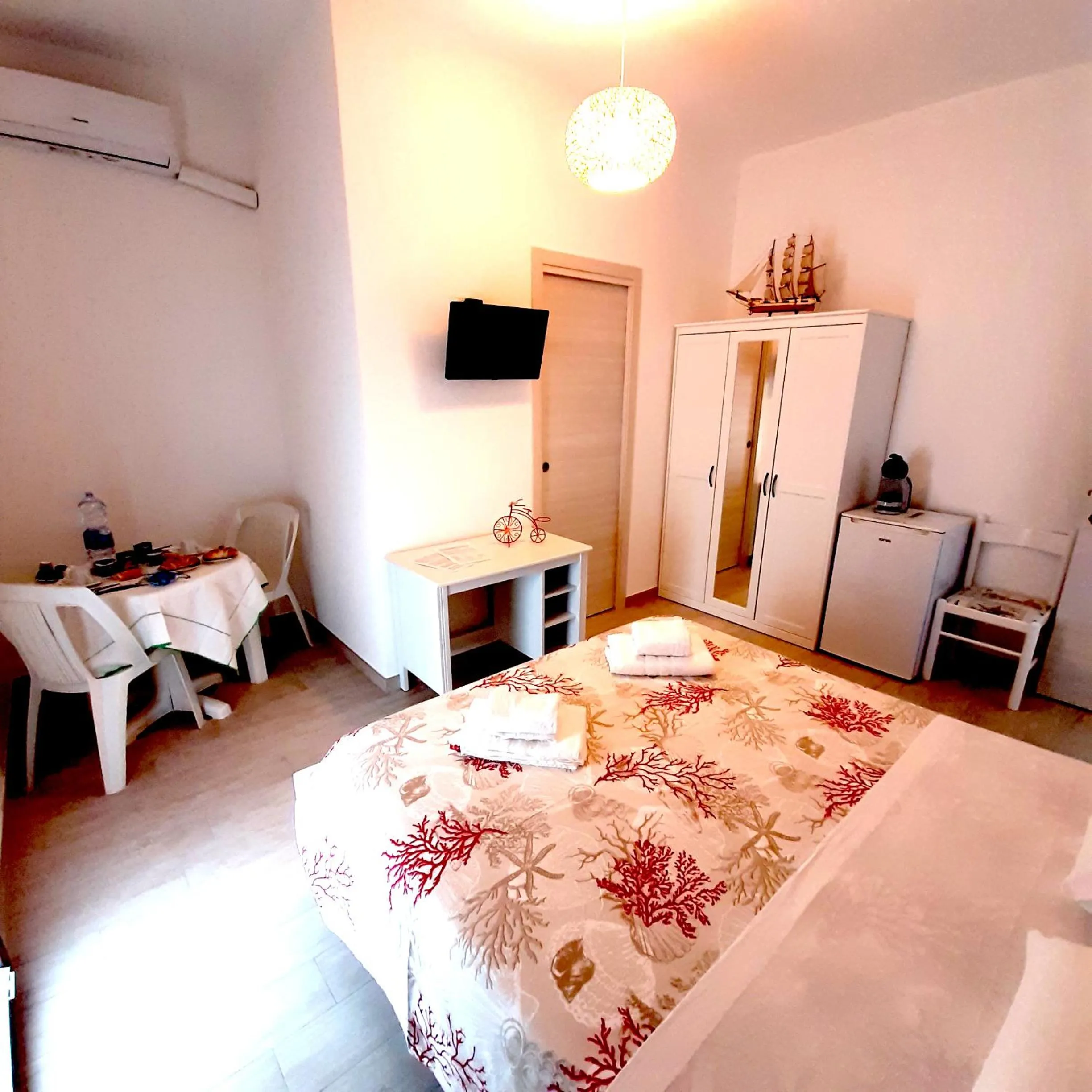 Bedroom, Bed in B&B La Carminella