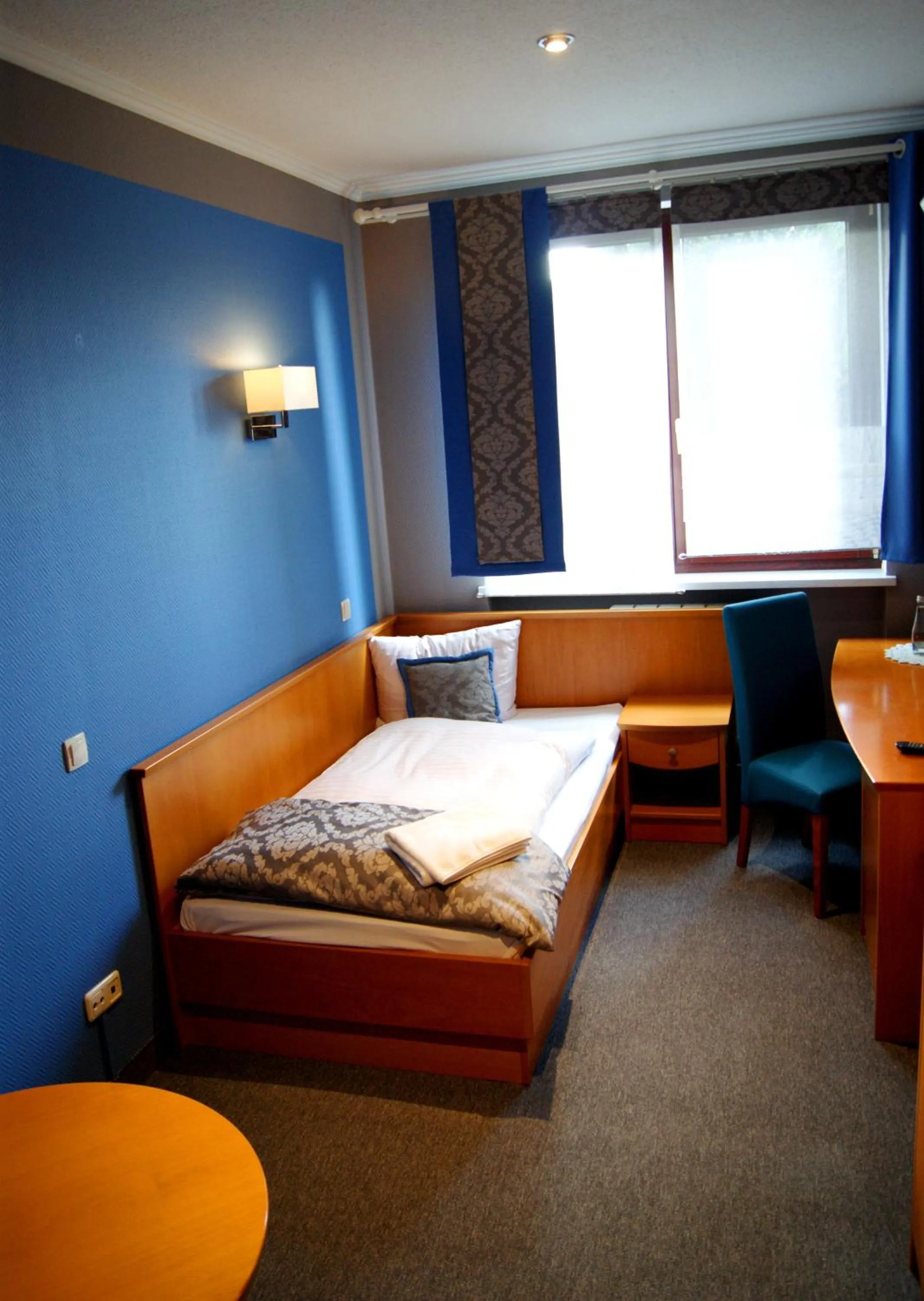 Photo of the whole room, Bed in Hotel Restauracja Tawerna Gliwice