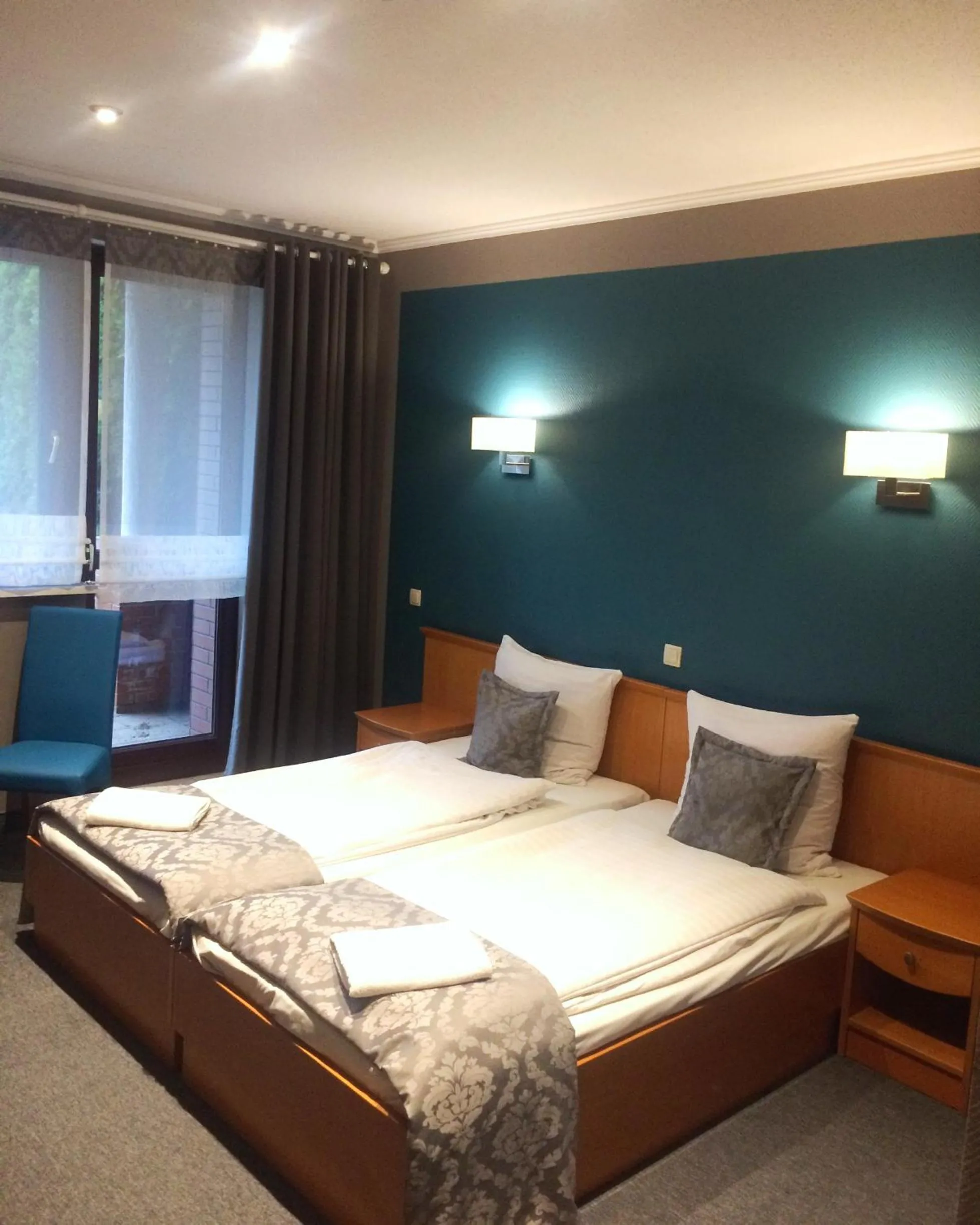 Photo of the whole room, Bed in Hotel Restauracja Tawerna Gliwice