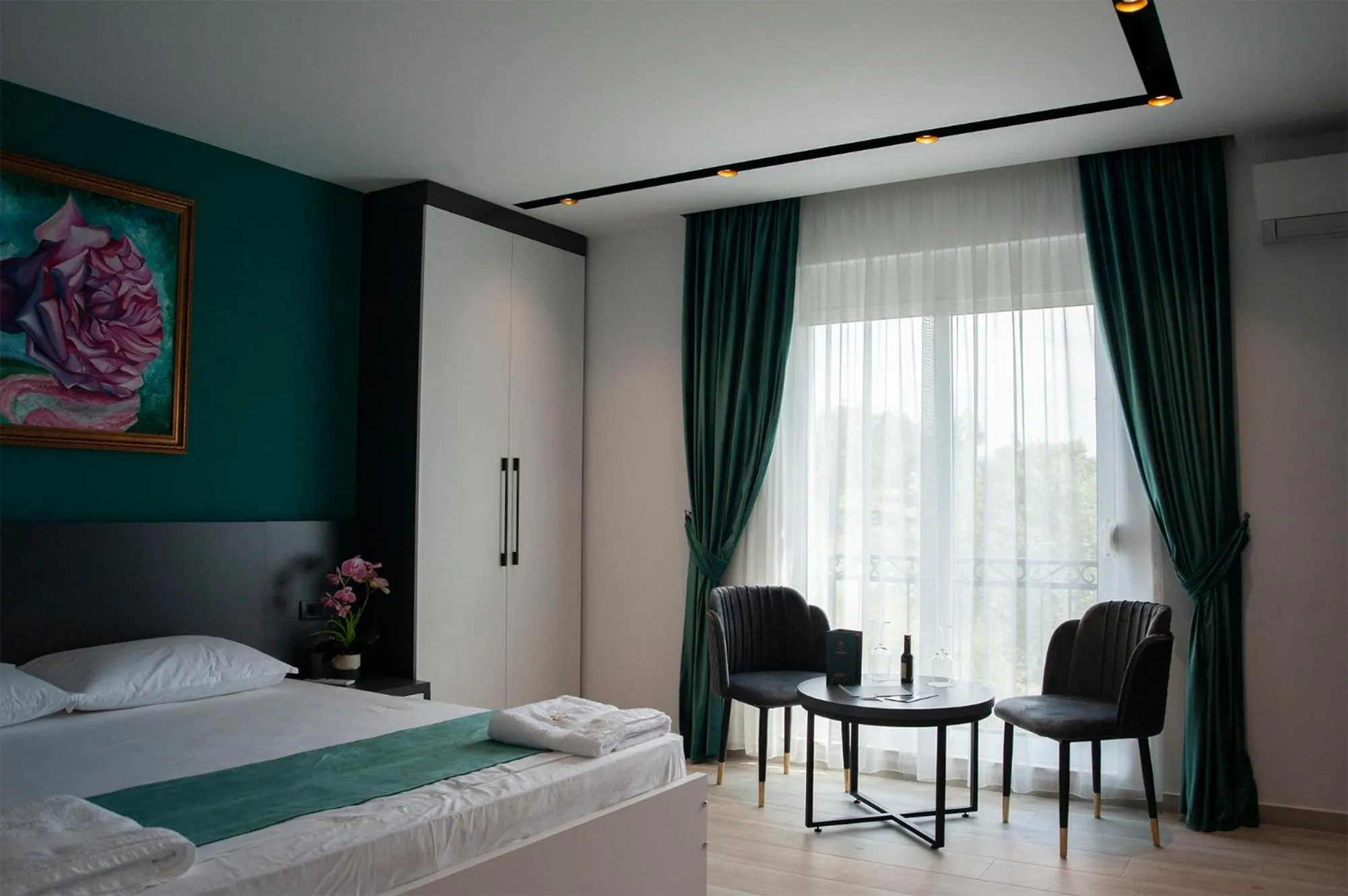 Balcony/Terrace, Bed in Jata Hotel