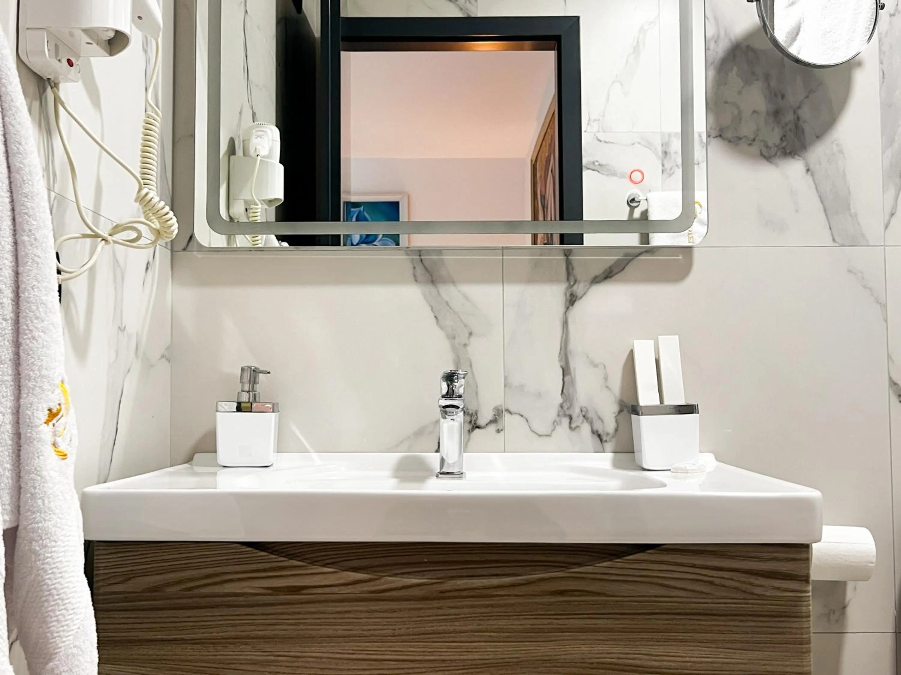 Bathroom in Jata Hotel