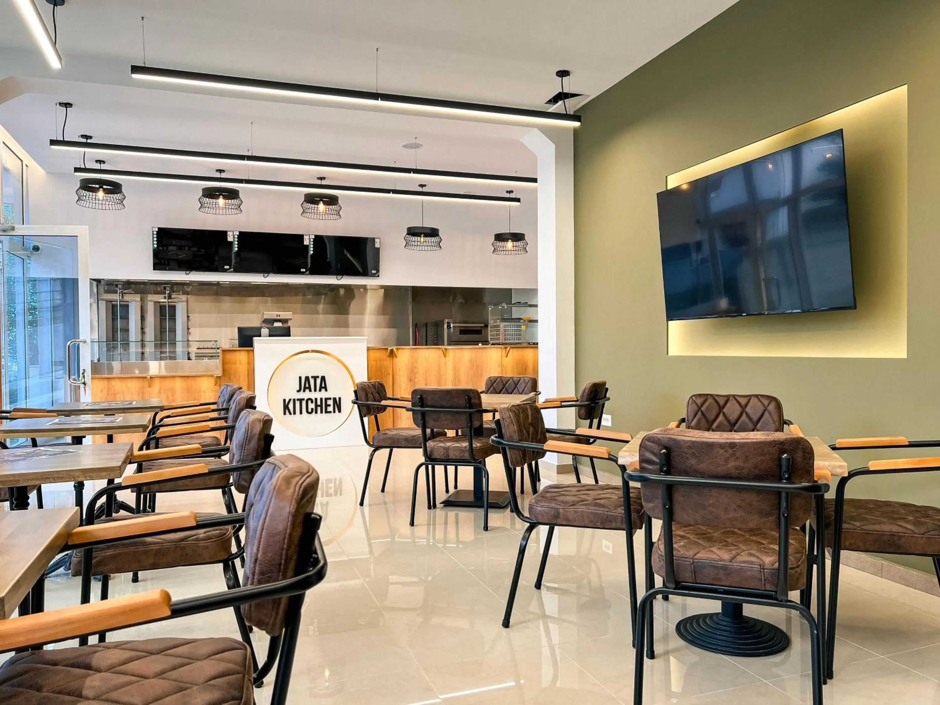 Restaurant/places to eat in Jata Hotel