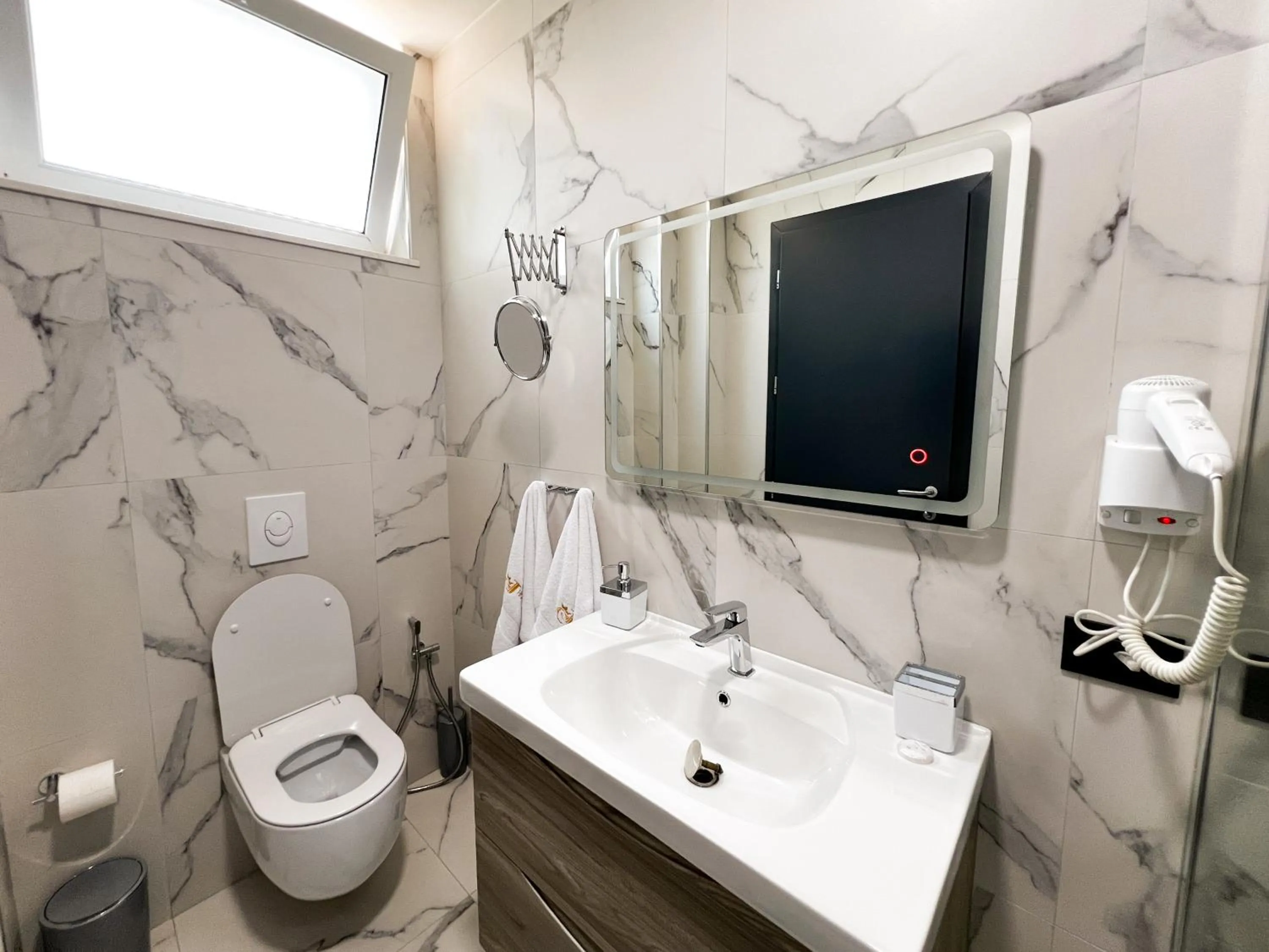 Shower in Jata Hotel