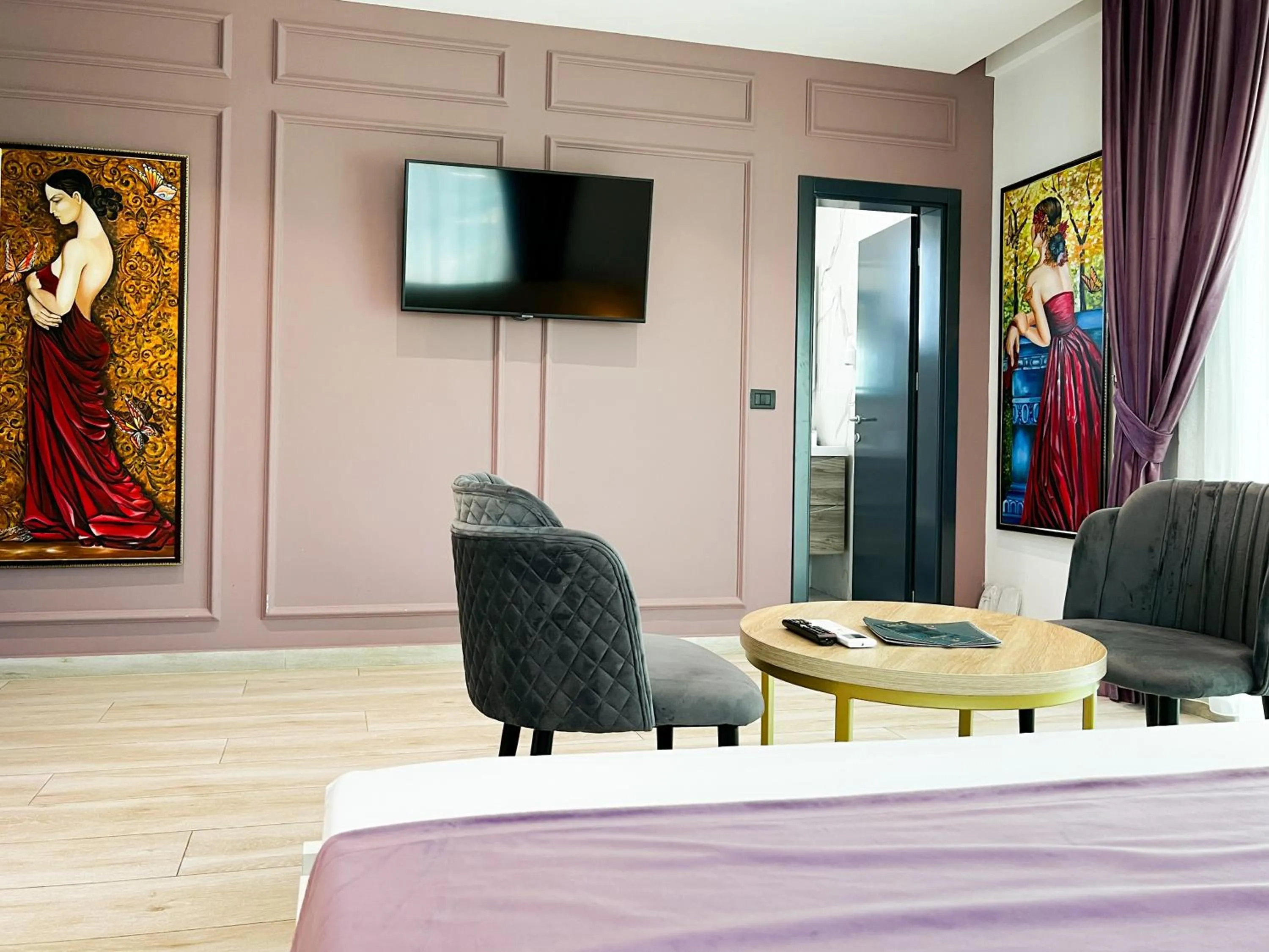 TV and multimedia, Bed in Jata Hotel