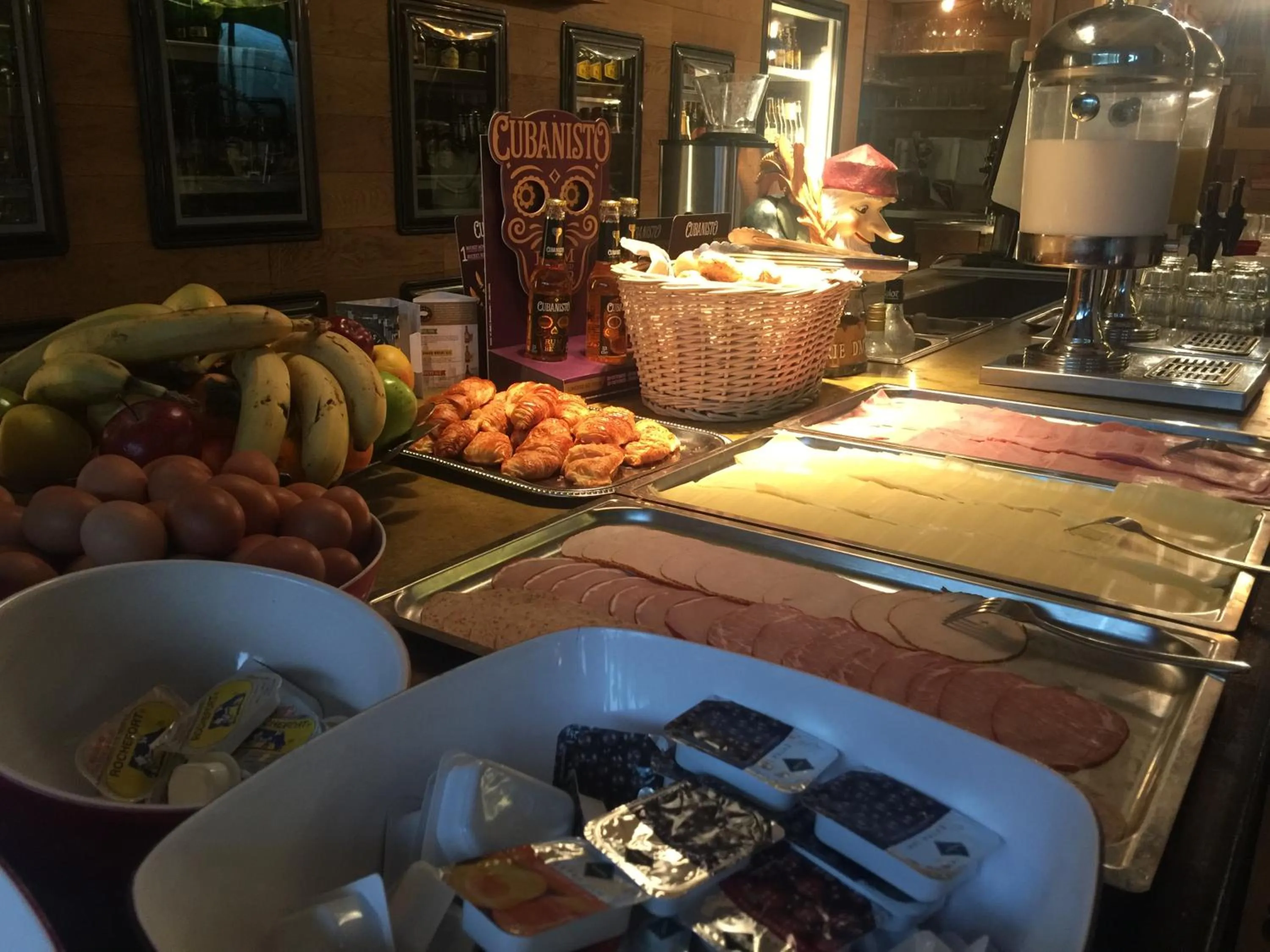 Restaurant/places to eat in Auberge des 3 Fontaines - Youth Hostel