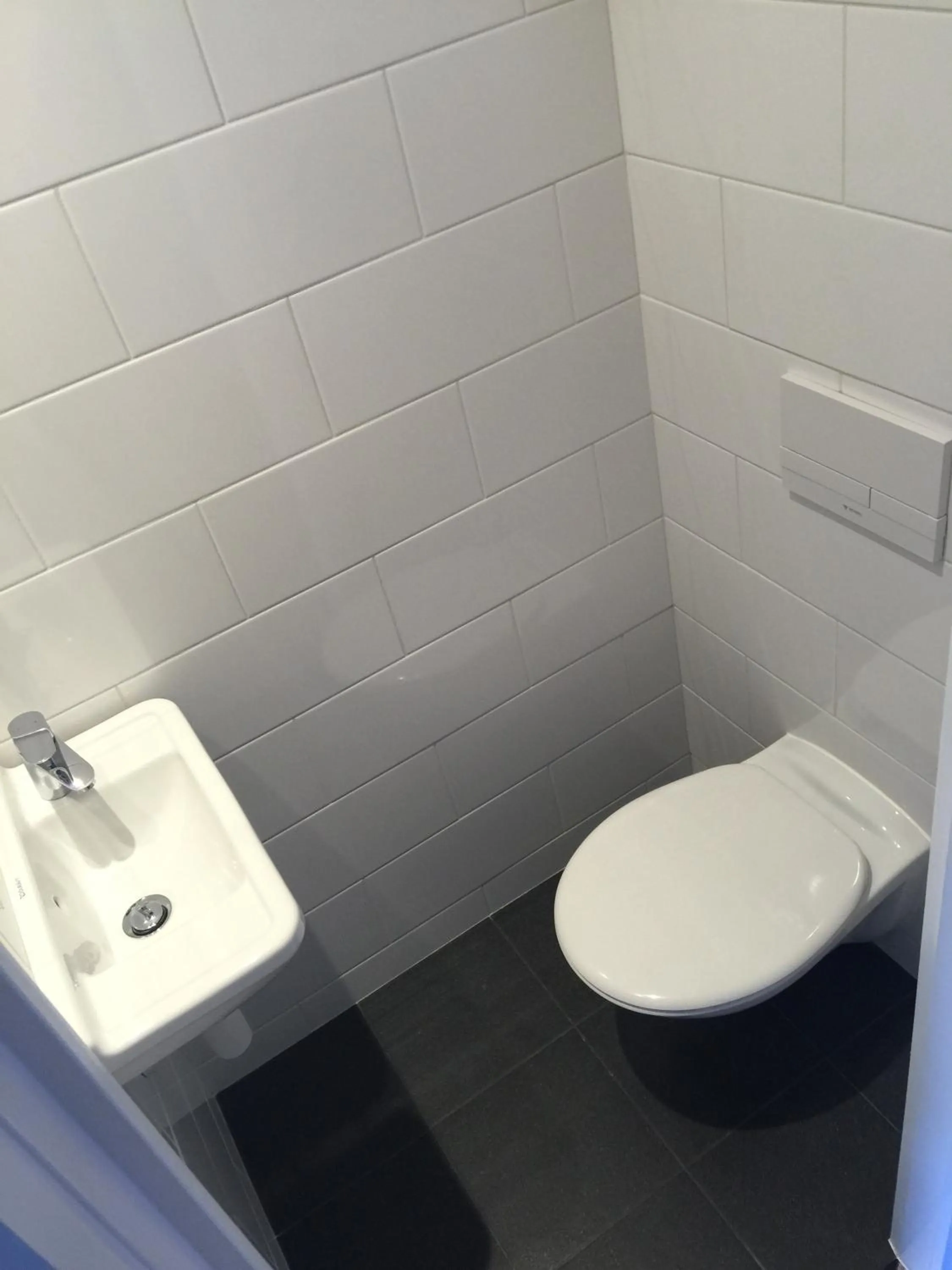 Toilet in Auberge des 3 Fontaines - Youth Hostel