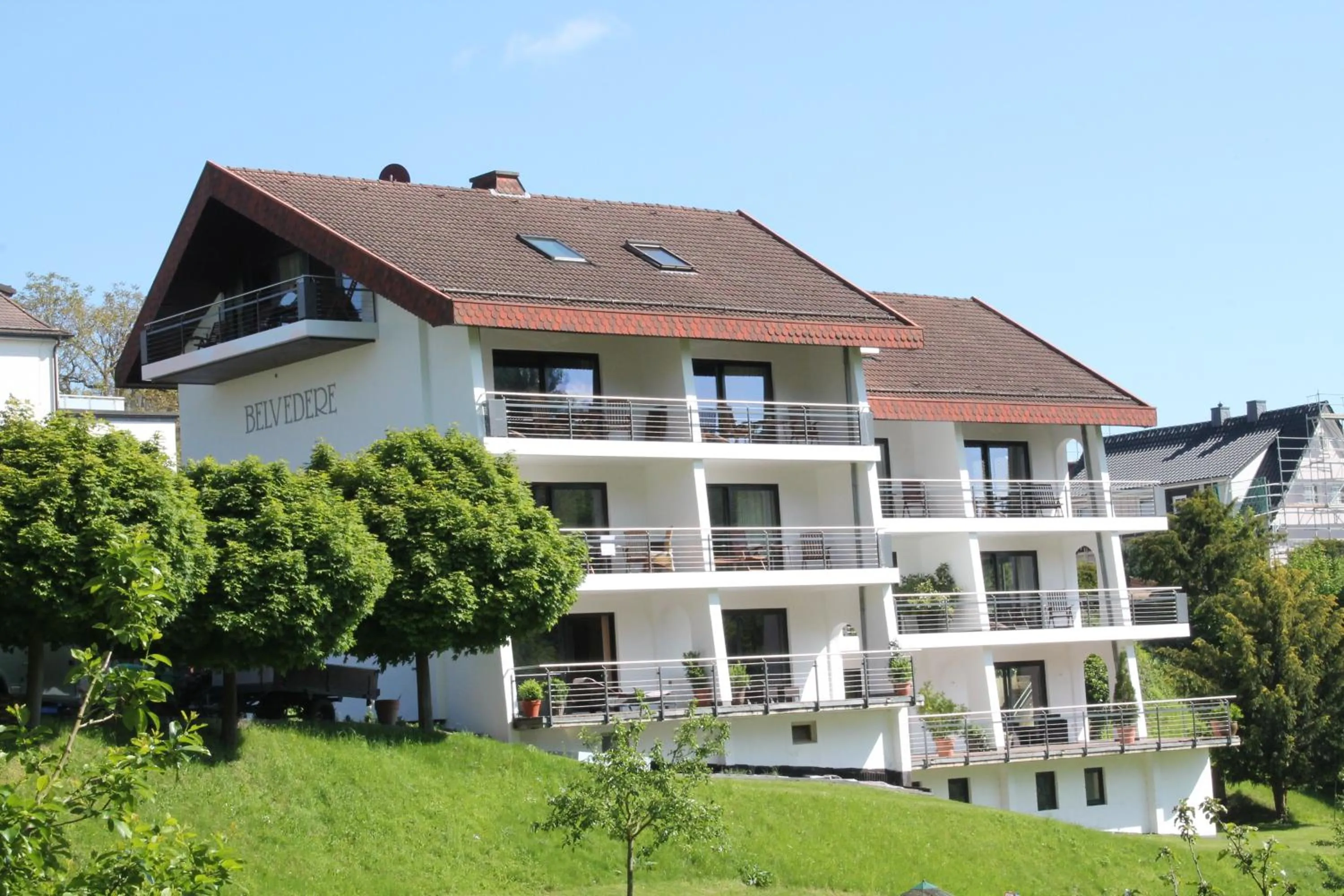Property building in BELVEDERE - das BIO HOTEL Garni & SuiteHotel am Edersee ! Unser Geschenk für Sie, auch die GästeCard GrimmHeimat!