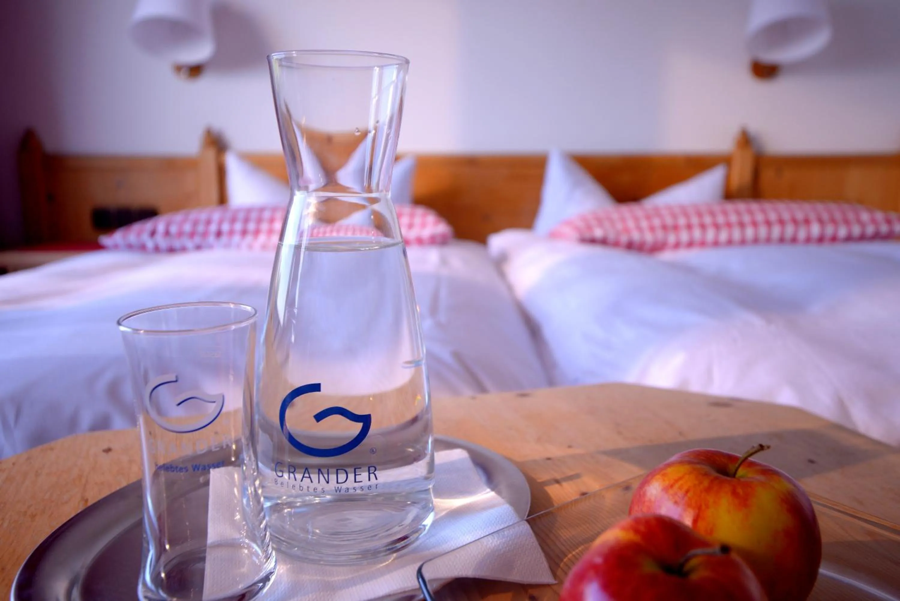 Non alcoholic drinks, Bed in BELVEDERE - das BIO HOTEL Garni & SuiteHotel am Edersee ! Unser Geschenk für Sie, auch die GästeCard GrimmHeimat!