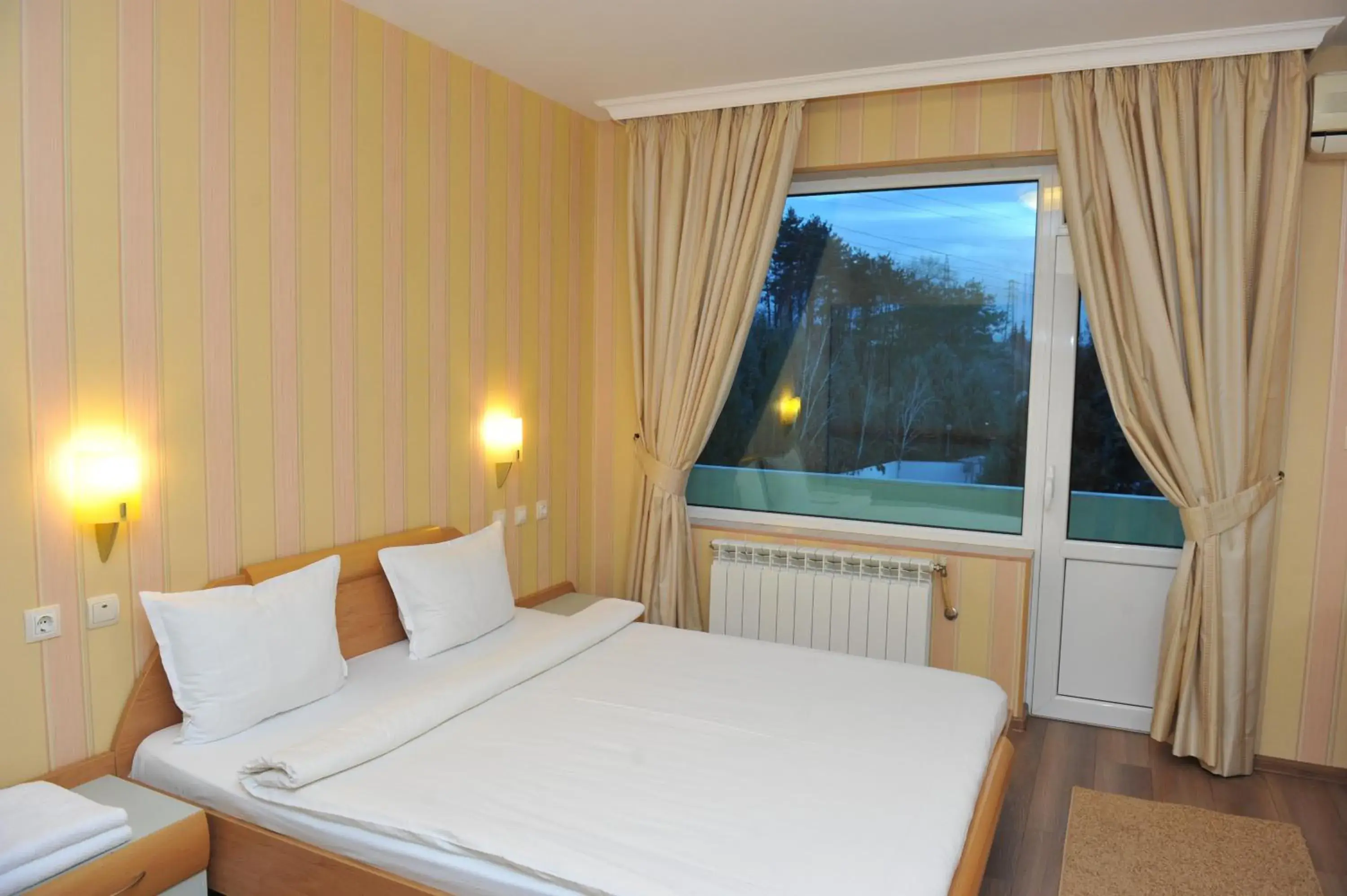 Deluxe Double Room in Eros Motel Deluxe Double Room in Eros Motel