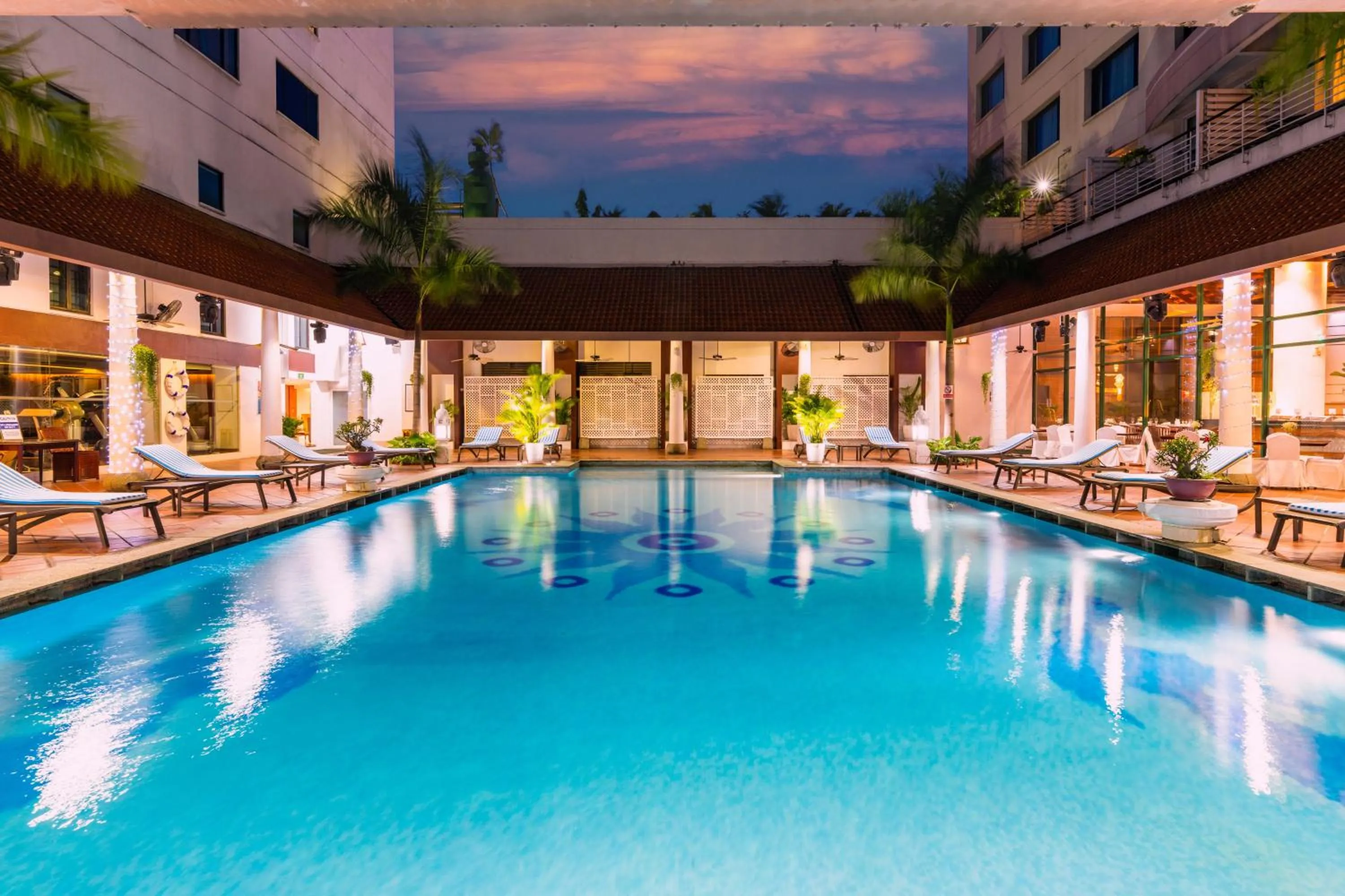 Swimming pool in Garden Plaza Saigon - Formerly PARKROYAL Saigon