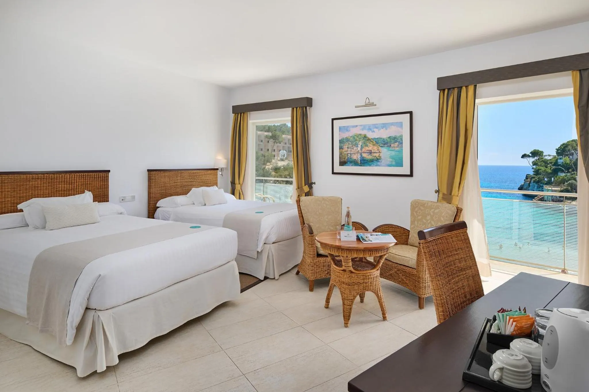 Bedroom, Bed in Hotel Apartamentos Cala Santanyi