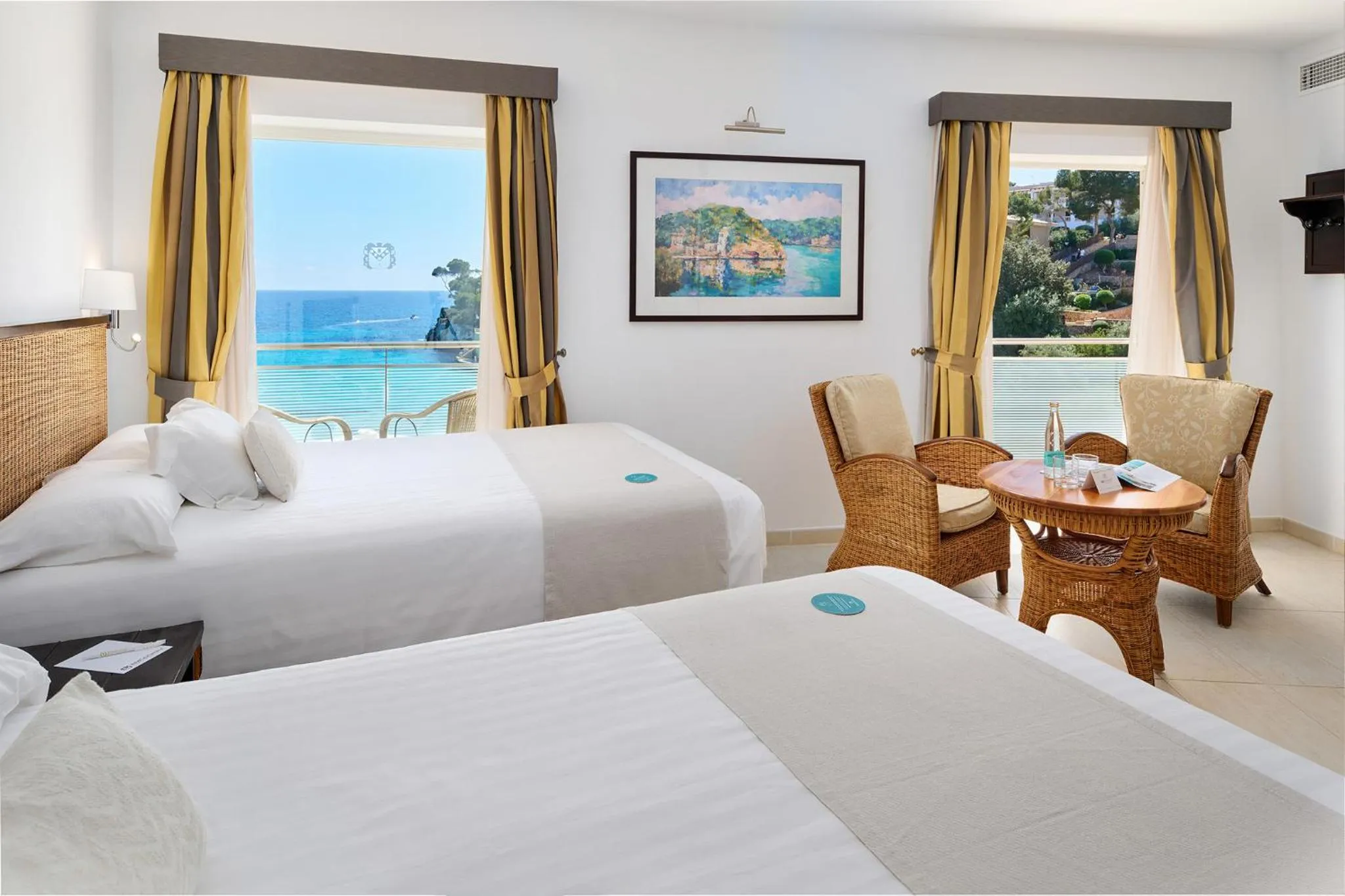 Photo of the whole room, Bed in Hotel Apartamentos Cala Santanyi