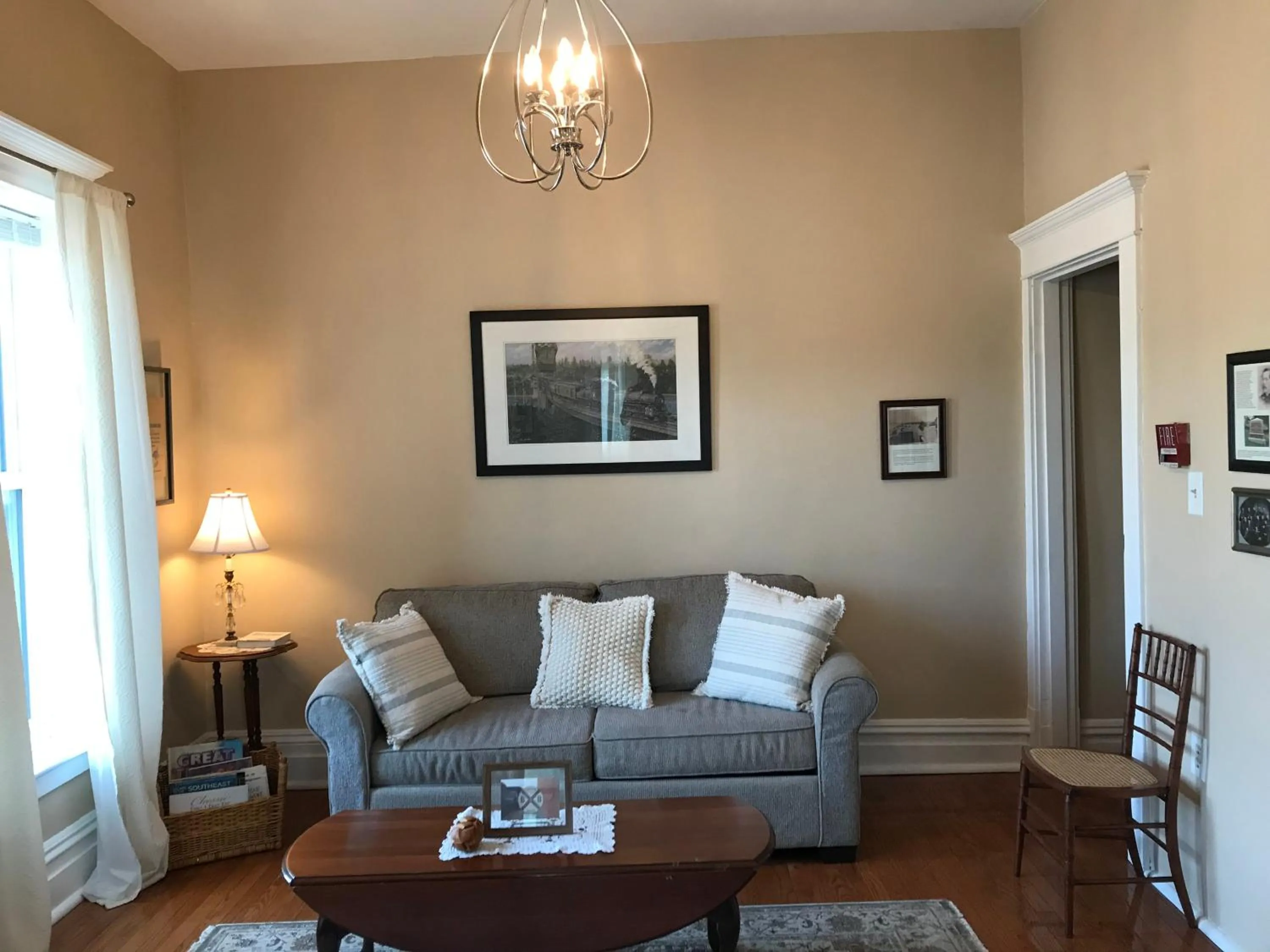 Living room in Chessie Room