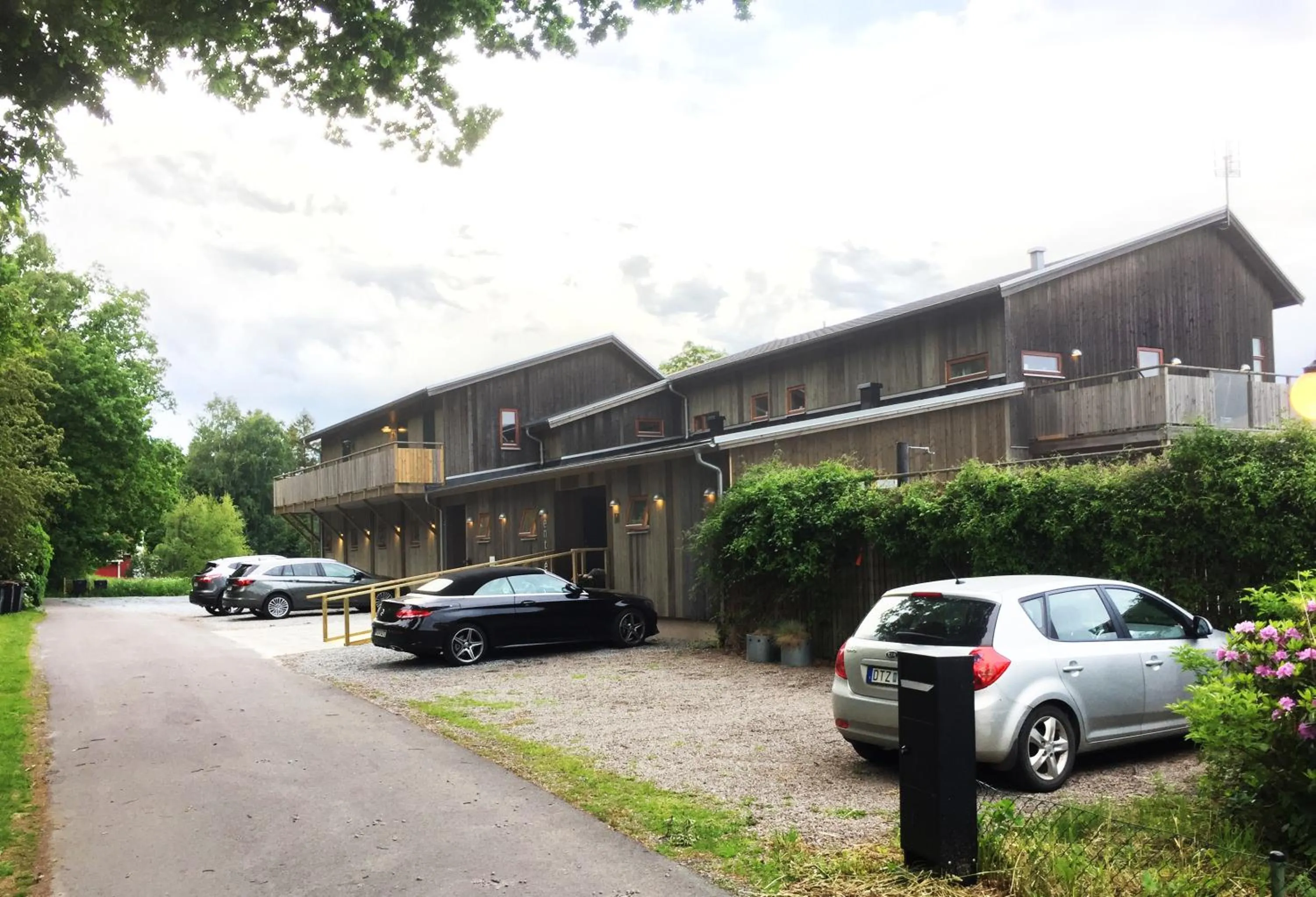 Facade/entrance in Bodelssons by the Sea