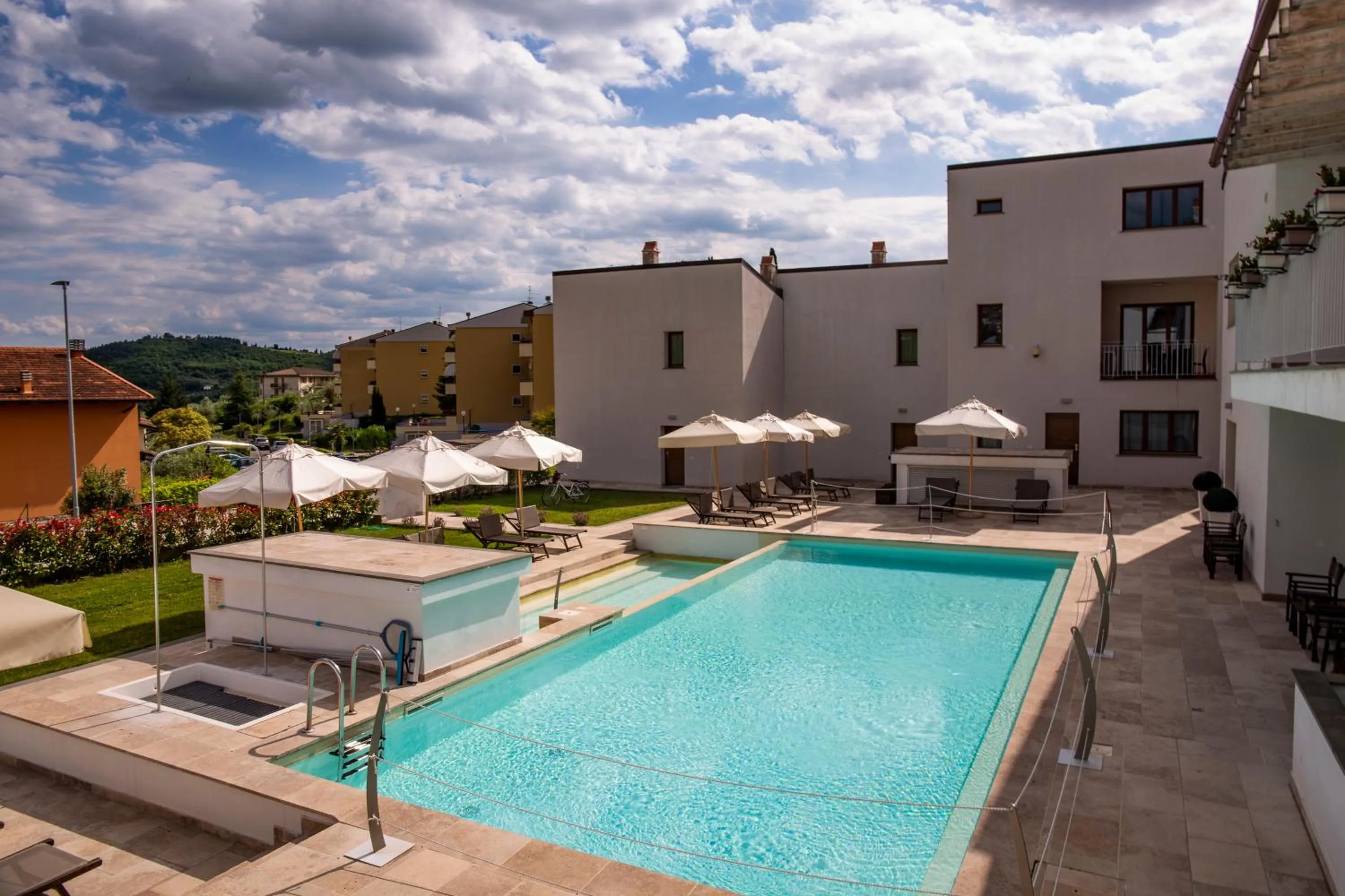 Swimming pool in The Florence Hills Resort & Wellness
