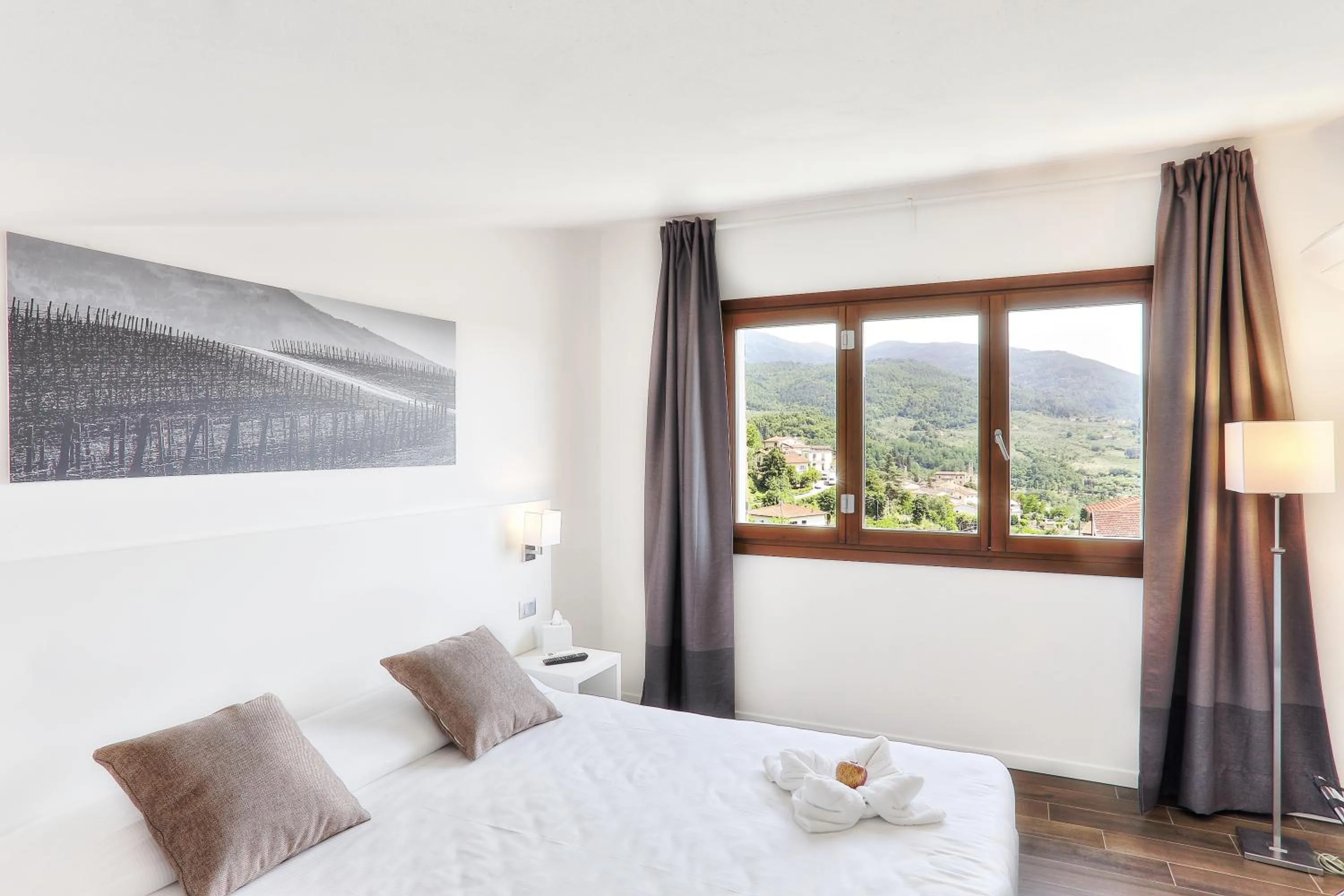 Bed in The Florence Hills Resort & Wellness