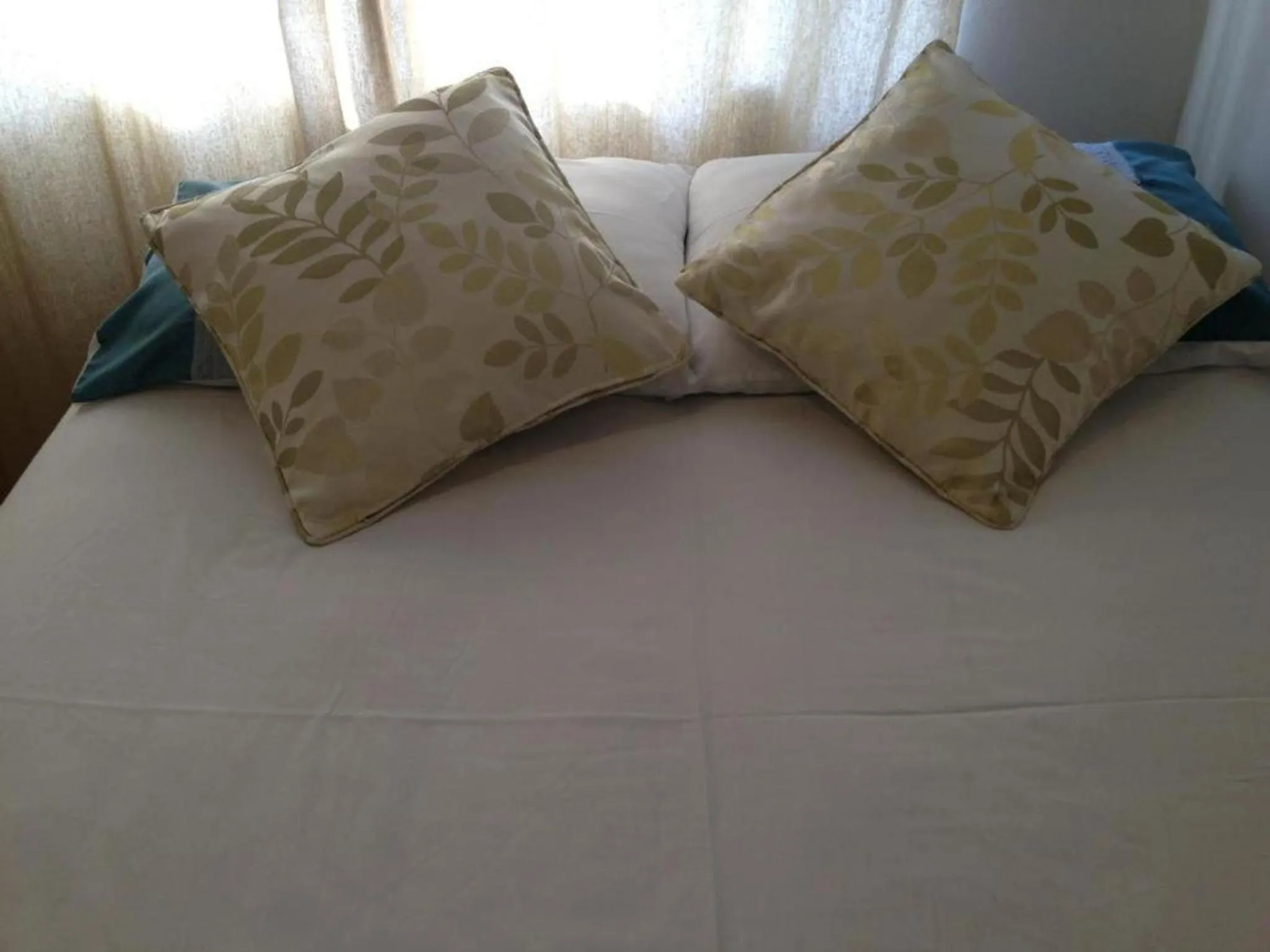 Bed in Comfortable Family room with Tv, Free Fast Wifi, Sleeps 3