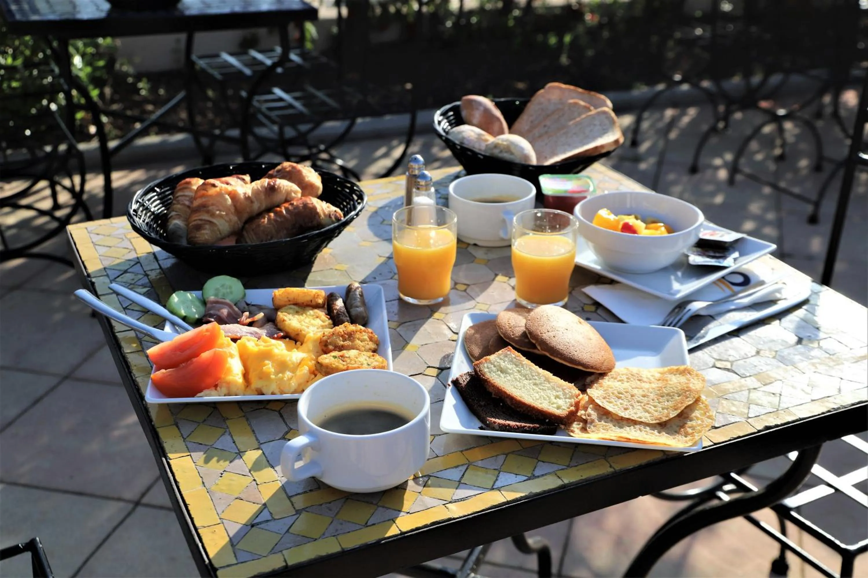 Restaurant/places to eat in SOWELL Family Hôtel Port Grimaud