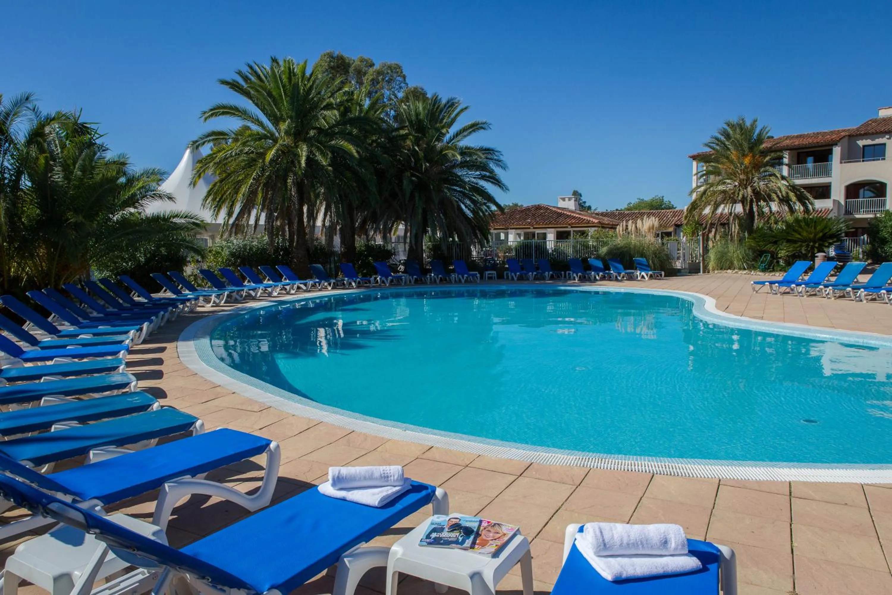 Swimming pool in SOWELL Family Hôtel Port Grimaud