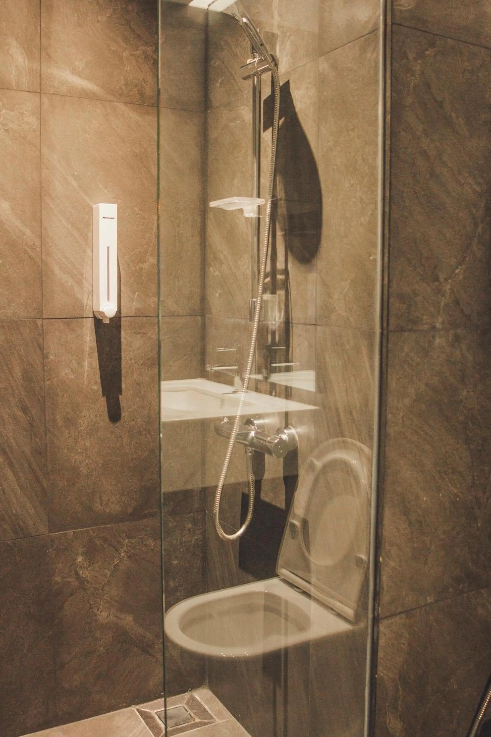 Shower in Sicily Hotel Grand World Phú Quốc