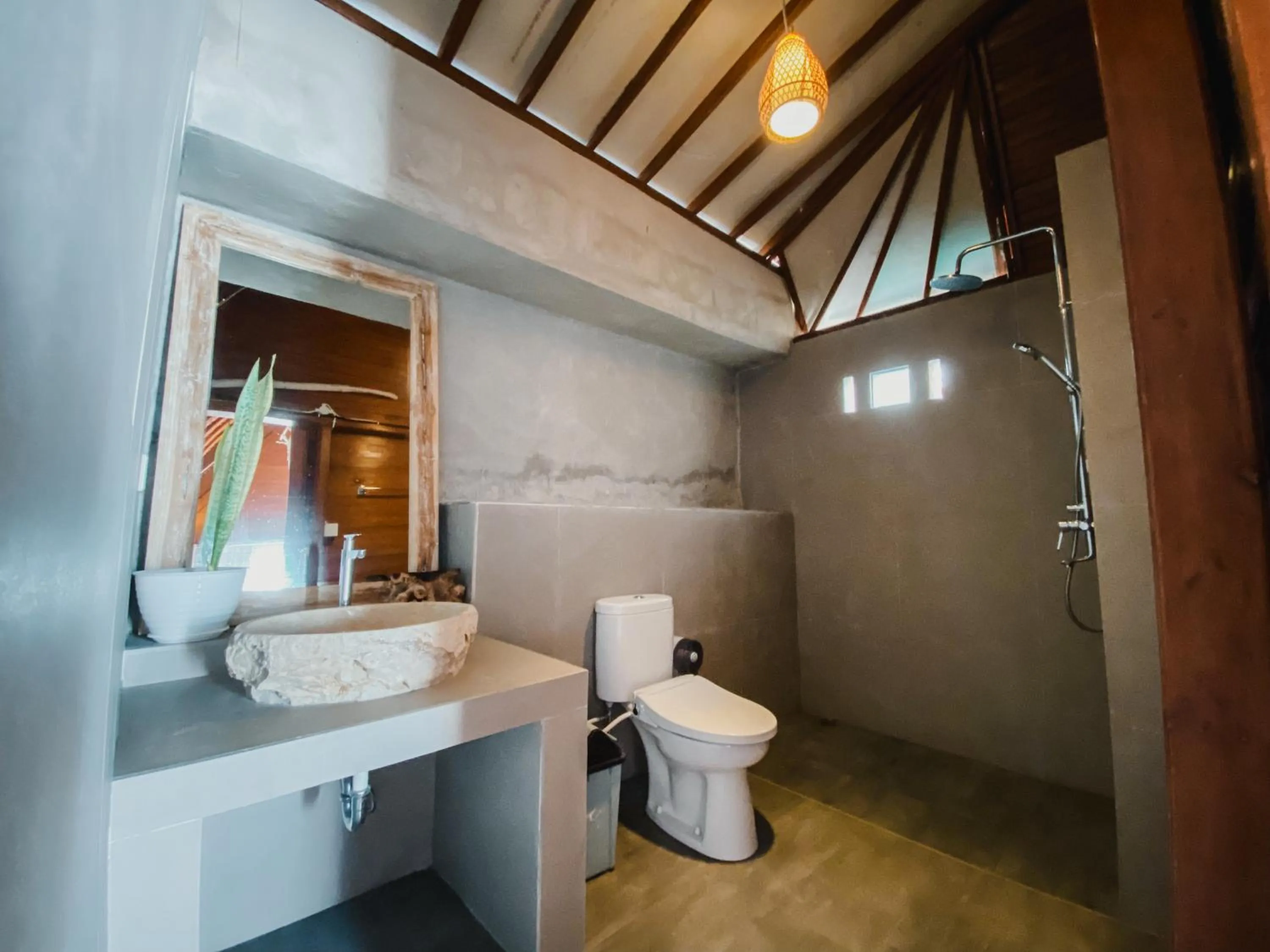 Shower in Permata Hill Nusa Penida