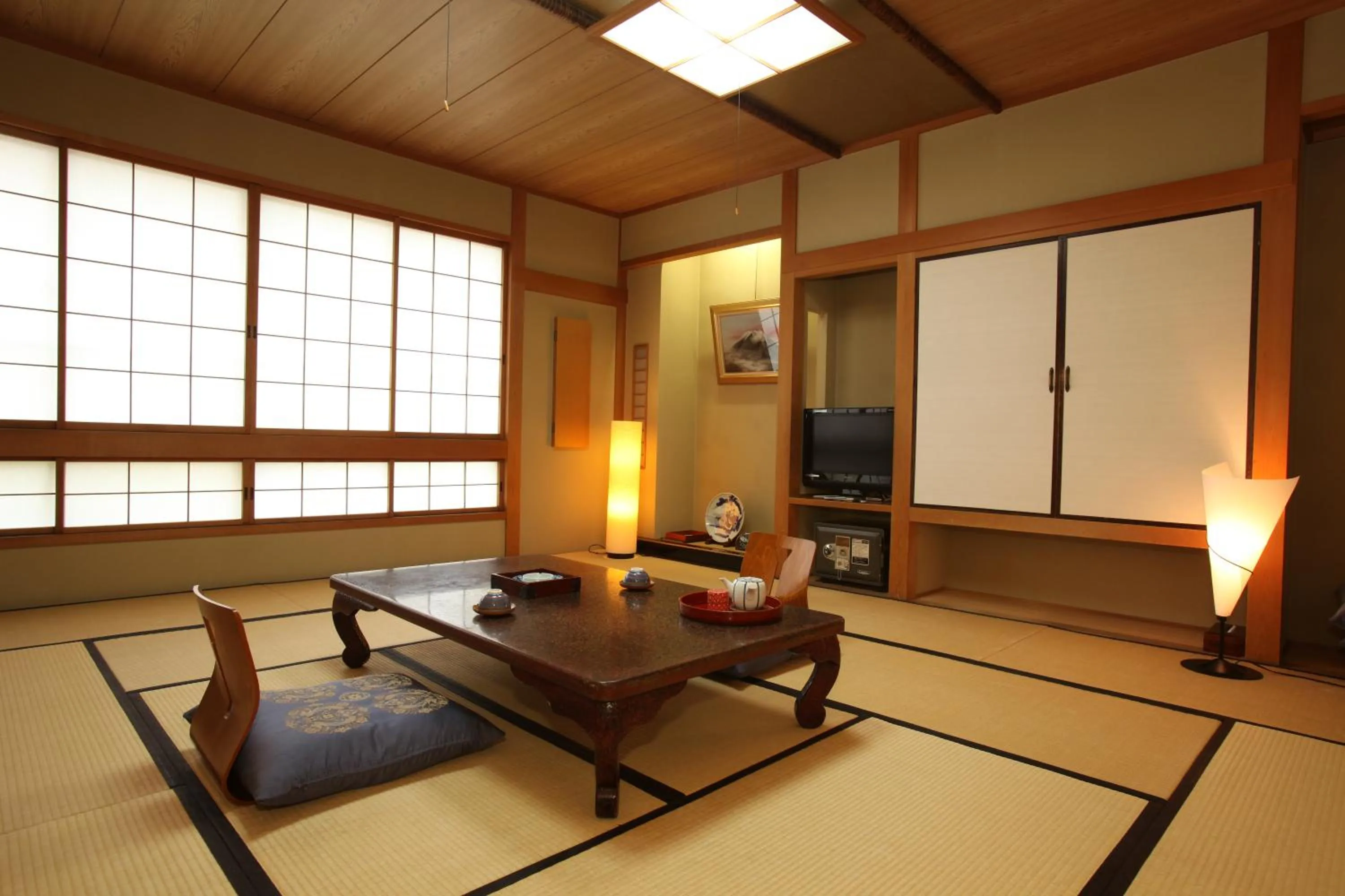 Photo of the whole room in Mutsumikan