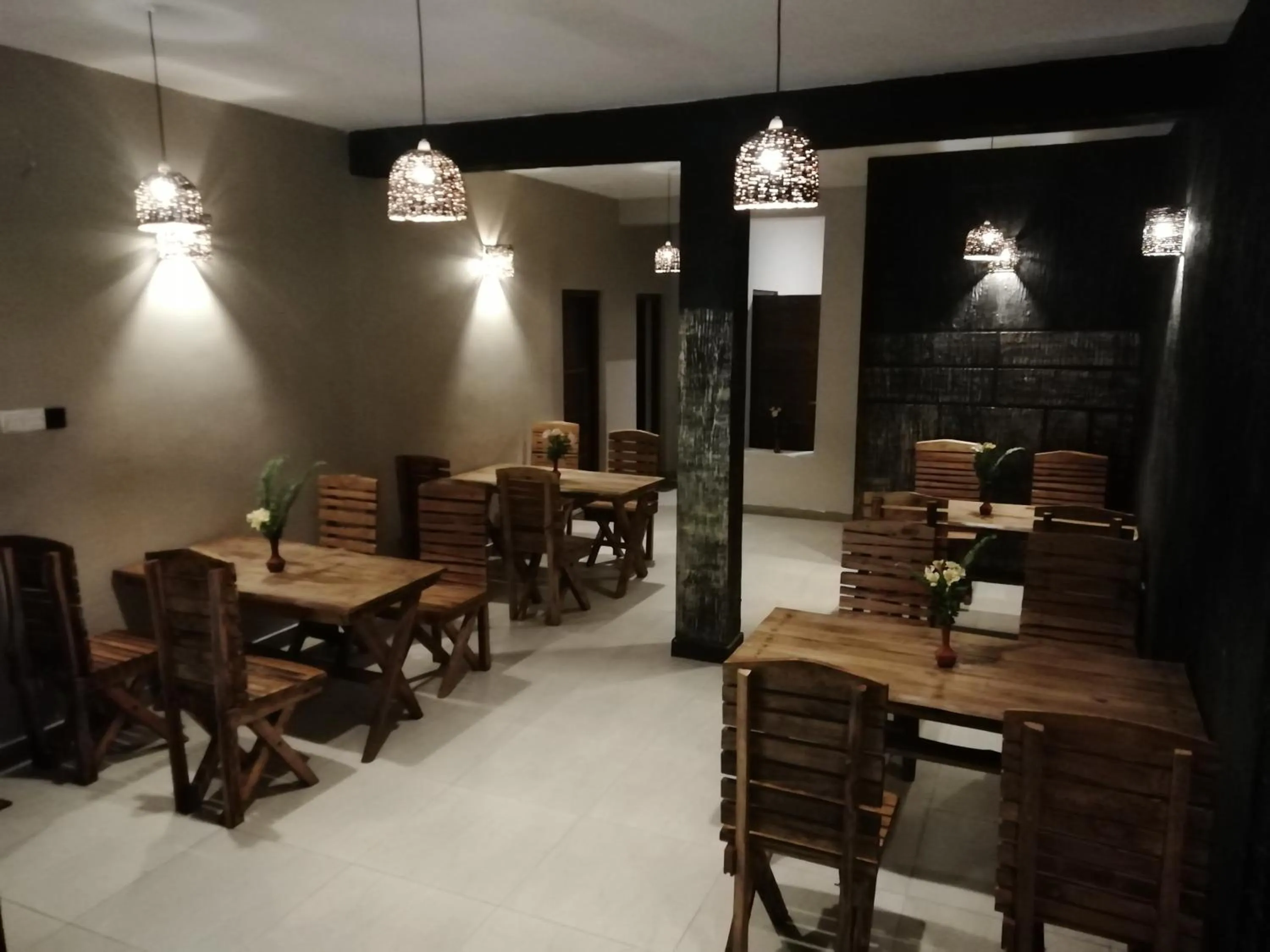 Restaurant/places to eat in Tea Mount Forest